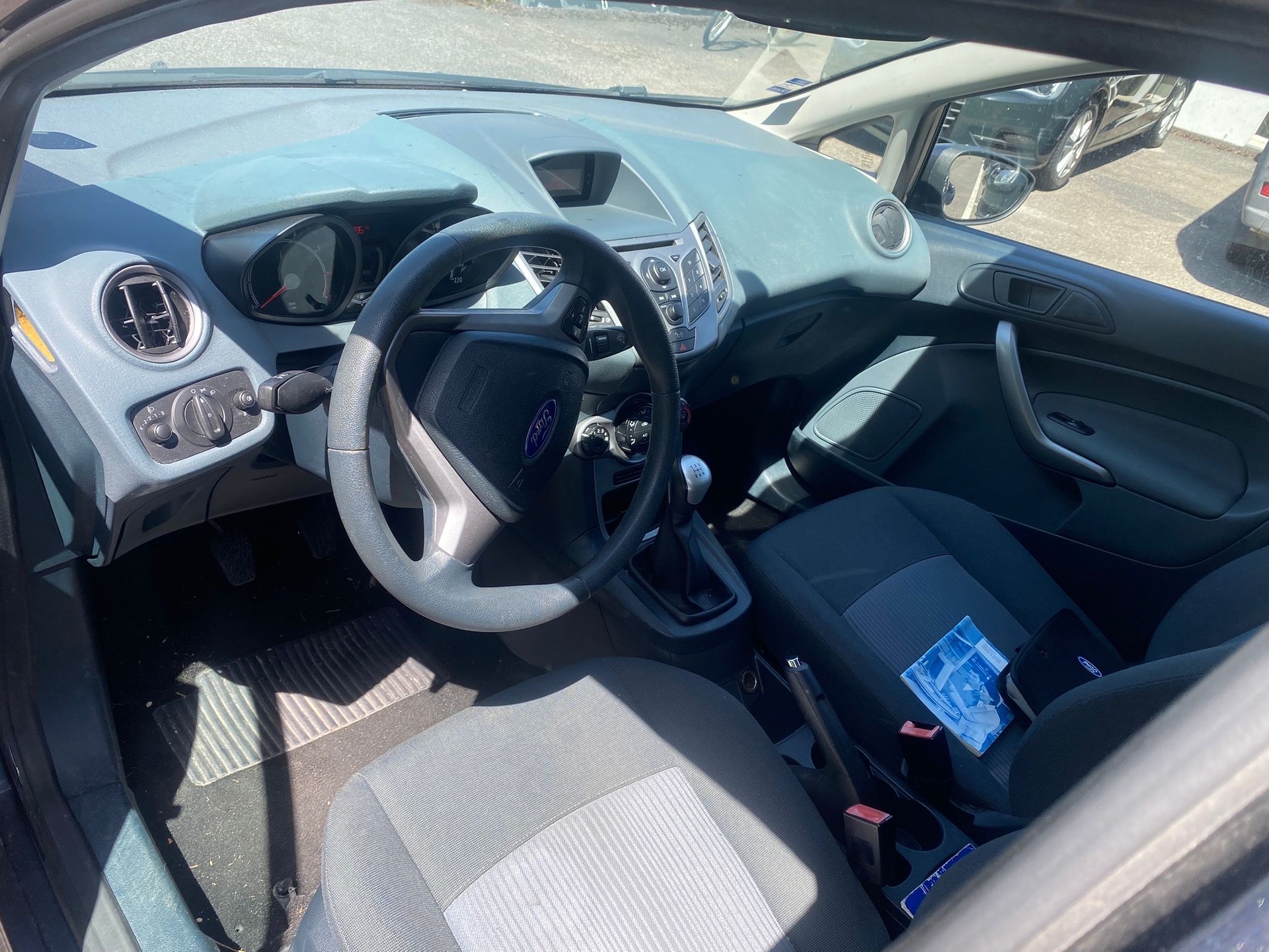 FORD Fiesta 1.25 16V Titanium-image-4