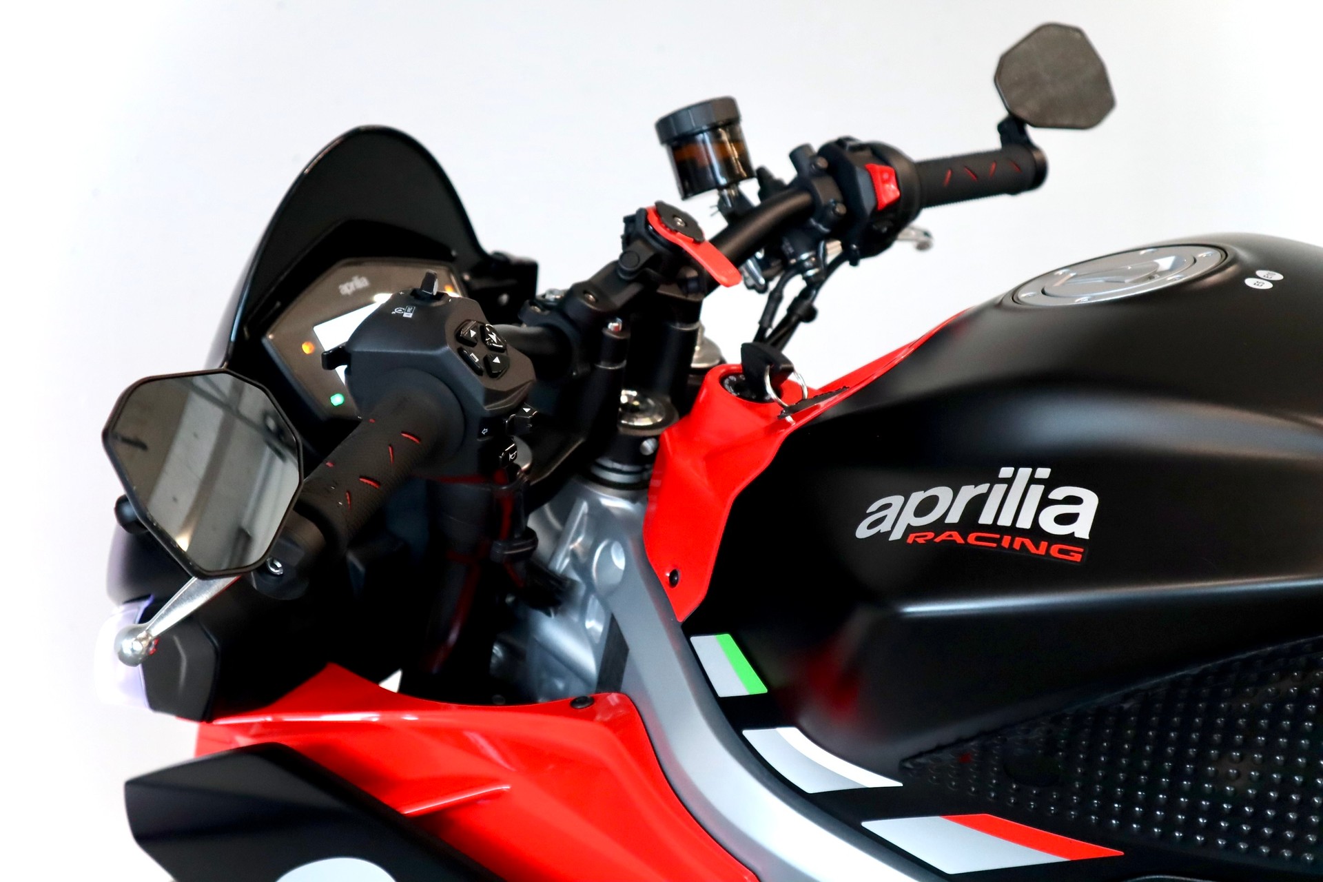 APRILIA Tuono 660 (A2-35kw)-image-8