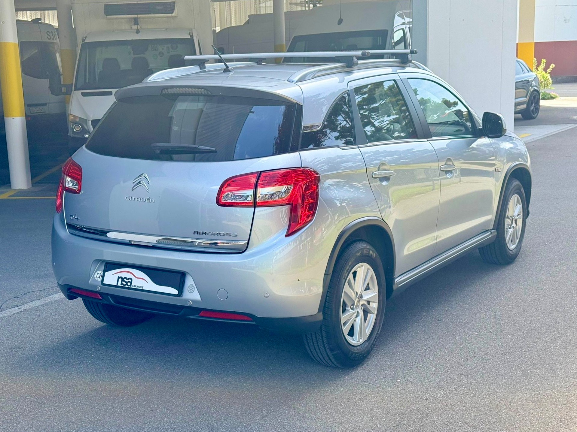 CITROEN C4 Aircross 1.6 HDi Collection 4WD-image-4