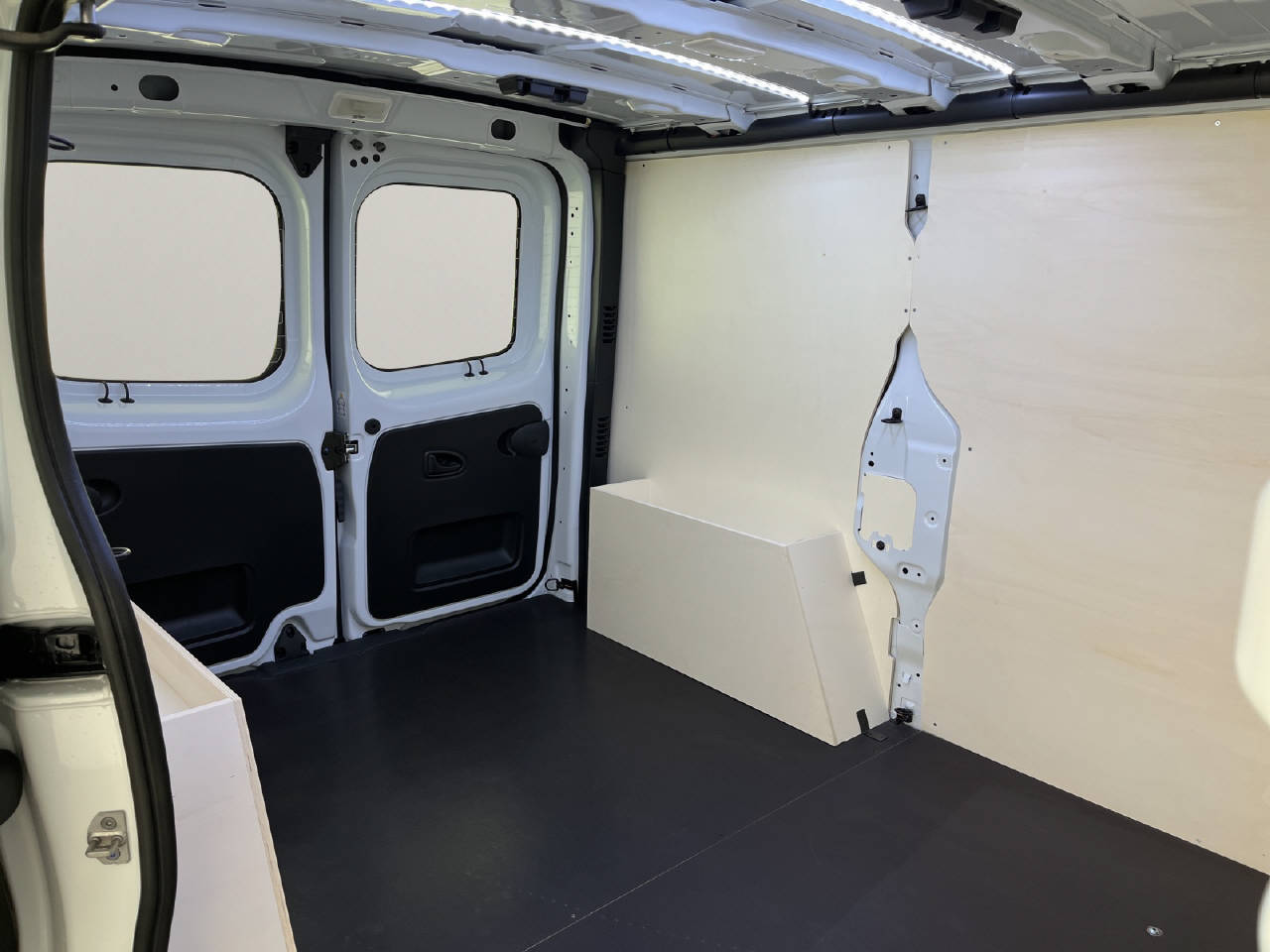 RENAULT Trafic Kaw. 3.0 t L1 H1 2.0 dCi 130 E Ntzl.-image-16