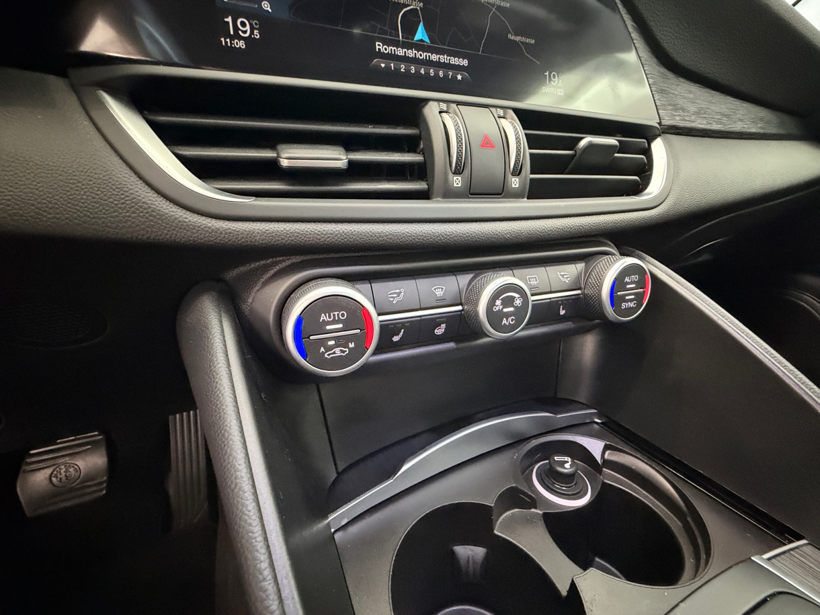 ALFA ROMEO Giulia 2.2 JTDM Business Automatic Q4-image-14