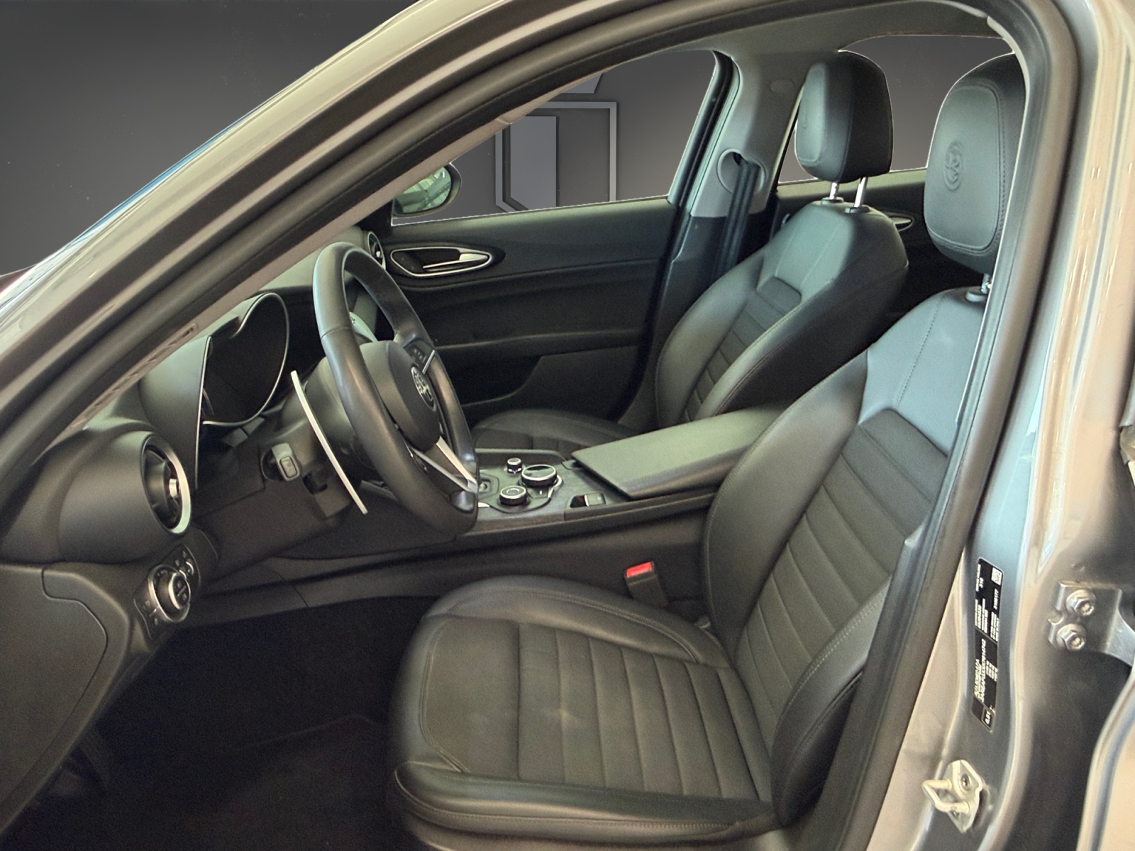 ALFA ROMEO Giulia 2.2 JTDM Business Automatic Q4-image-9
