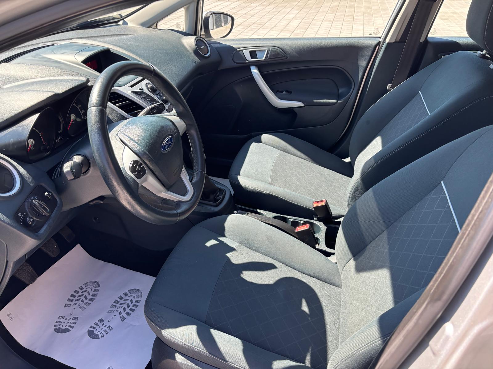 FORD Fiesta 1.25 16V Ambiente-image-9