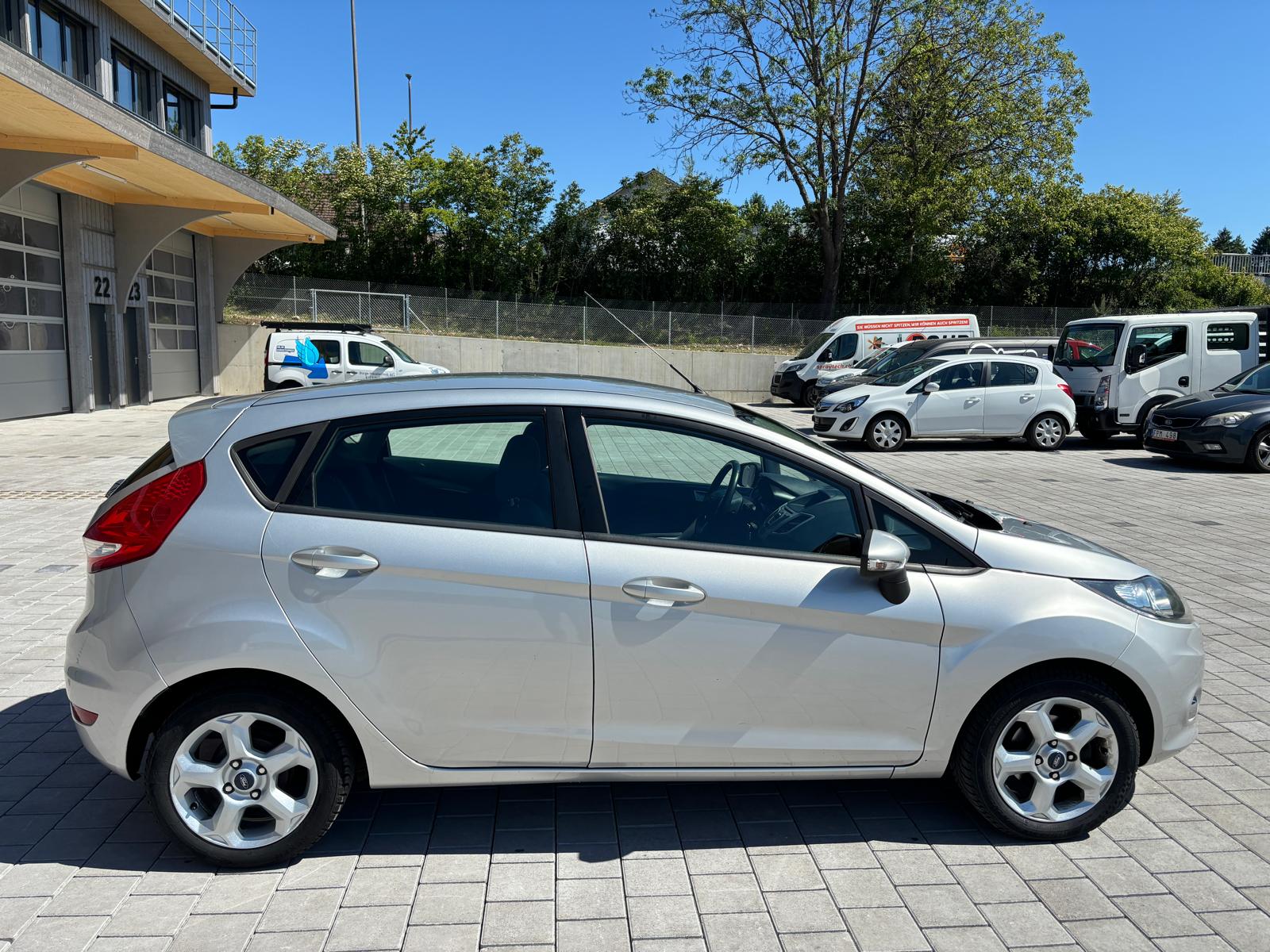 FORD Fiesta 1.25 16V Ambiente-image-6