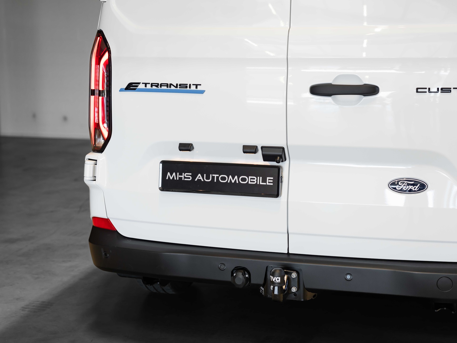FORD Transit Custom Van 340 L2H1 65kWh Trend 3500KG ANHÄNGELAST-image-9