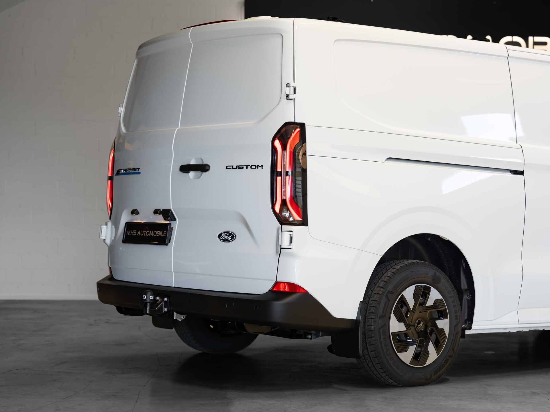 FORD Transit Custom Van 340 L2H1 65kWh Trend 3500KG ANHÄNGELAST-image-12