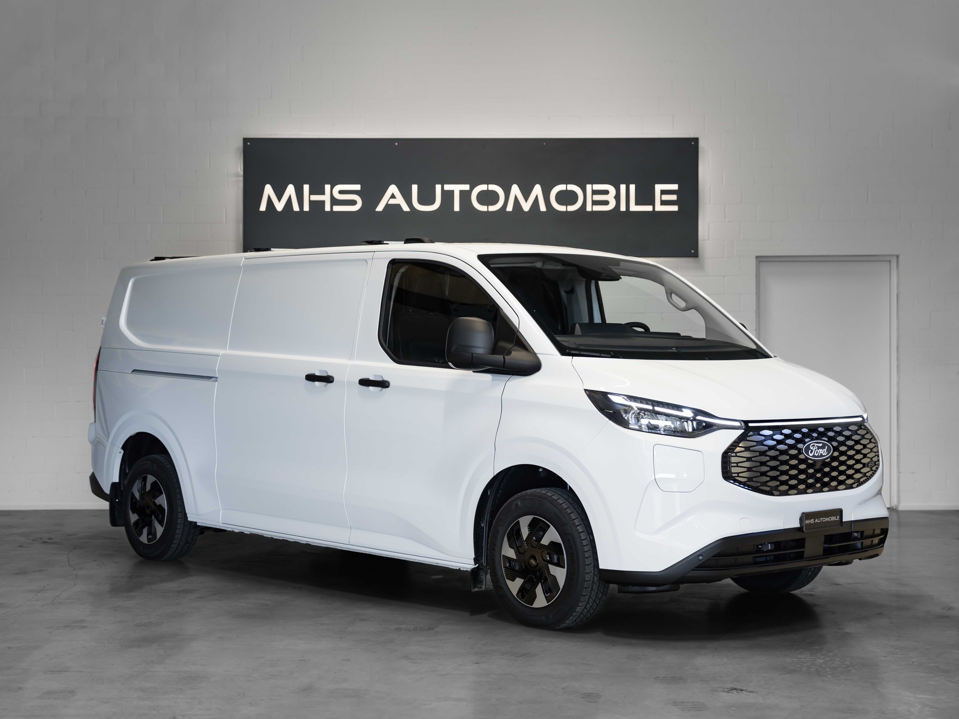 FORD Transit Custom Van 340 L2H1 65kWh Trend 3500KG ANHÄNGELAST-image-13