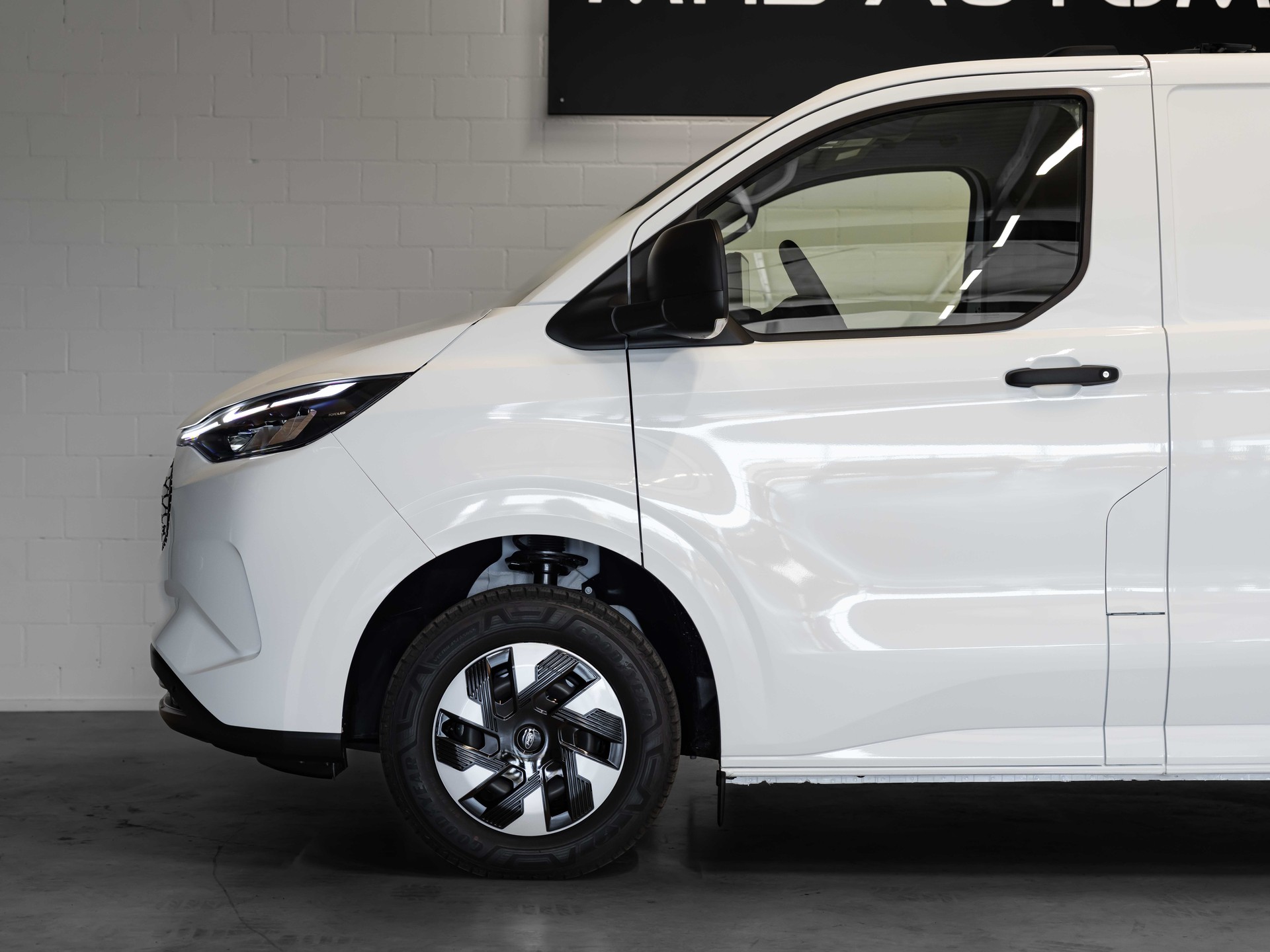 FORD Transit Custom Van 340 L2H1 65kWh Trend 3500KG ANHÄNGELAST-image-4