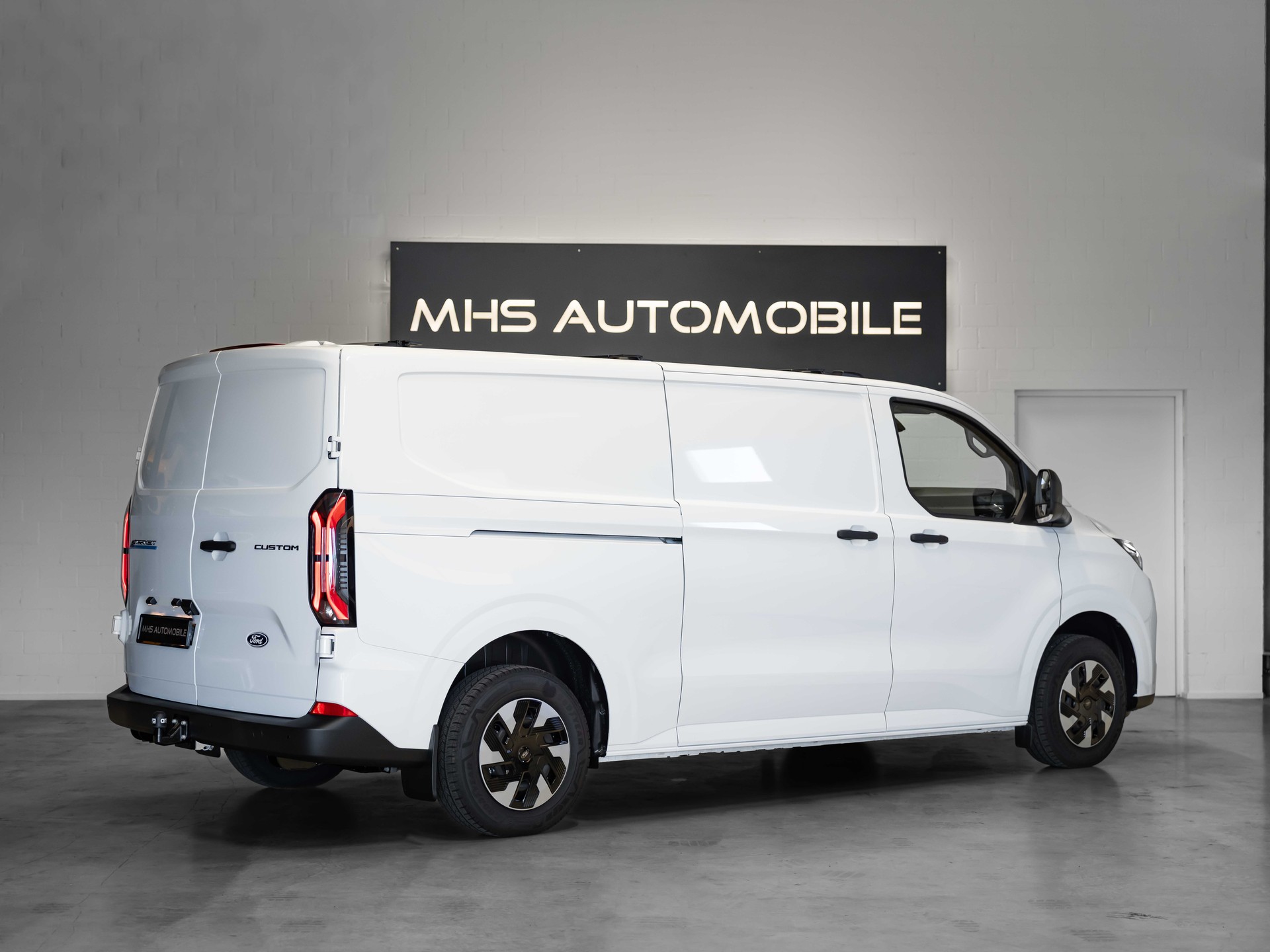 FORD Transit Custom Van 340 L2H1 65kWh Trend 3500KG ANHÄNGELAST-image-11