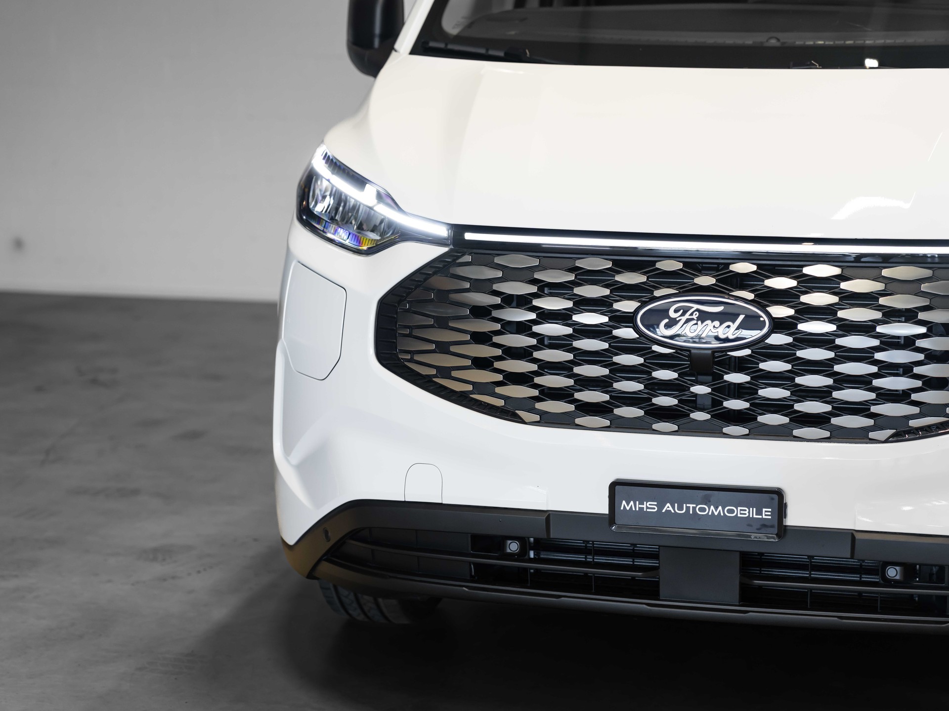 FORD Transit Custom Van 340 L2H1 65kWh Trend 3500KG ANHÄNGELAST-image-15