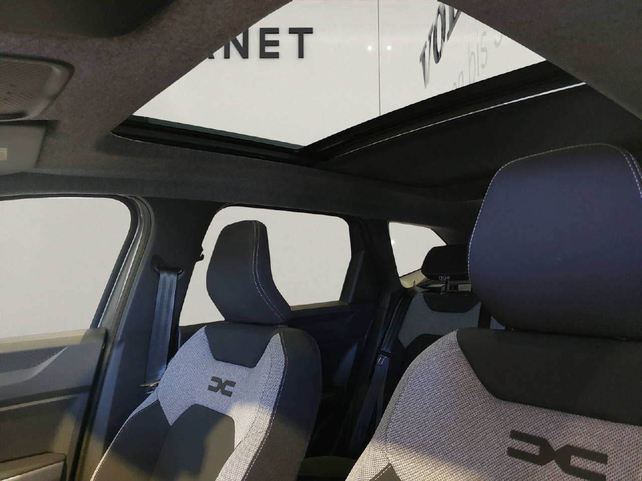 DACIA Bigster 1.8 Hybrid Journey-image-15