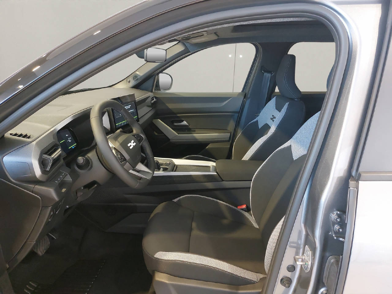 DACIA Bigster 1.8 Hybrid Journey-image-4