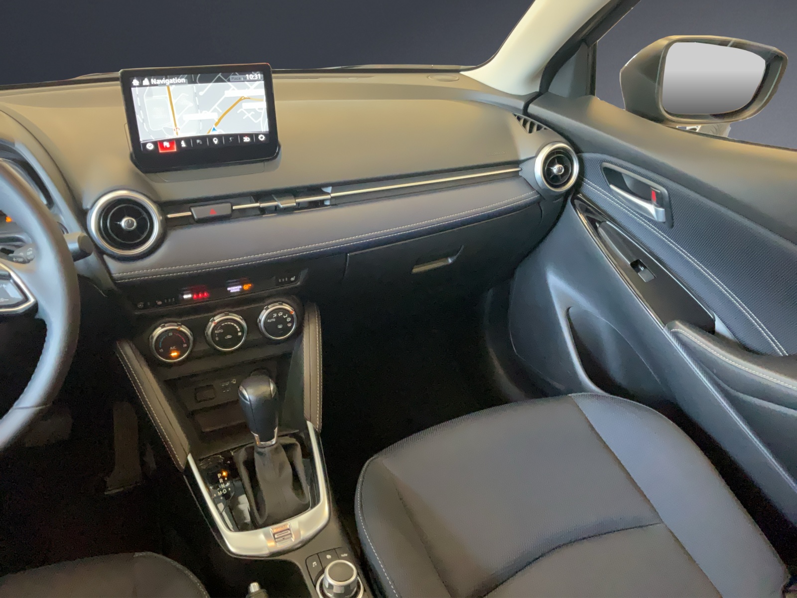 MAZDA 2 G 90 MHD Revolution-image-10