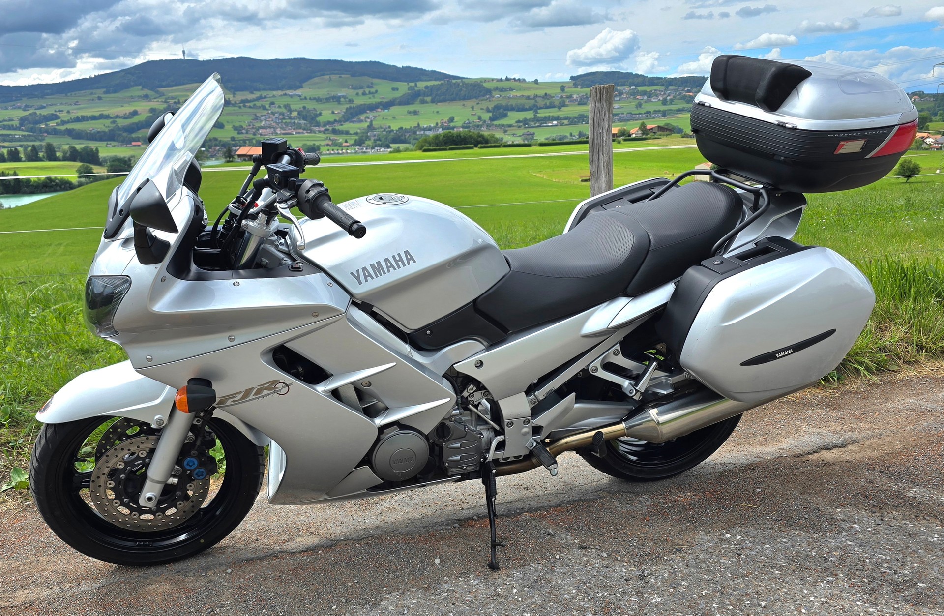 YAMAHA FJR 1300-image-4