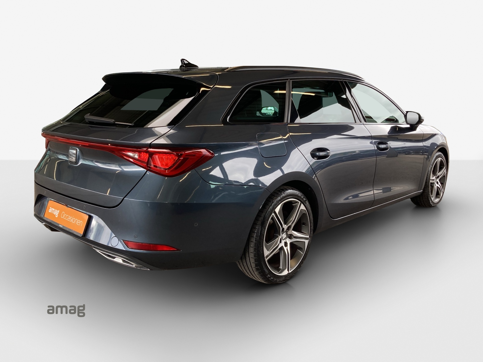 SEAT Leon ST 1.5 eTSI mHEV DSG FR-image-4