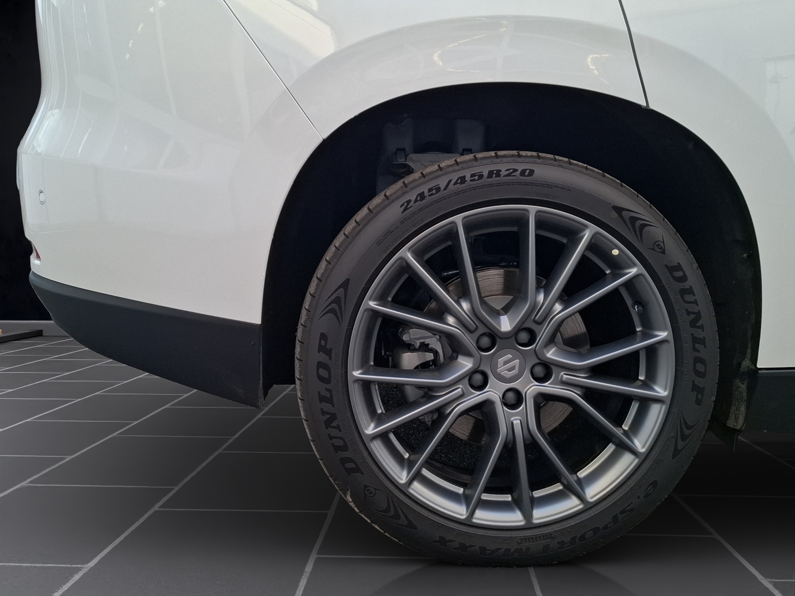 LEAPMOTOR C10 REEV 28kWh Design-image-10
