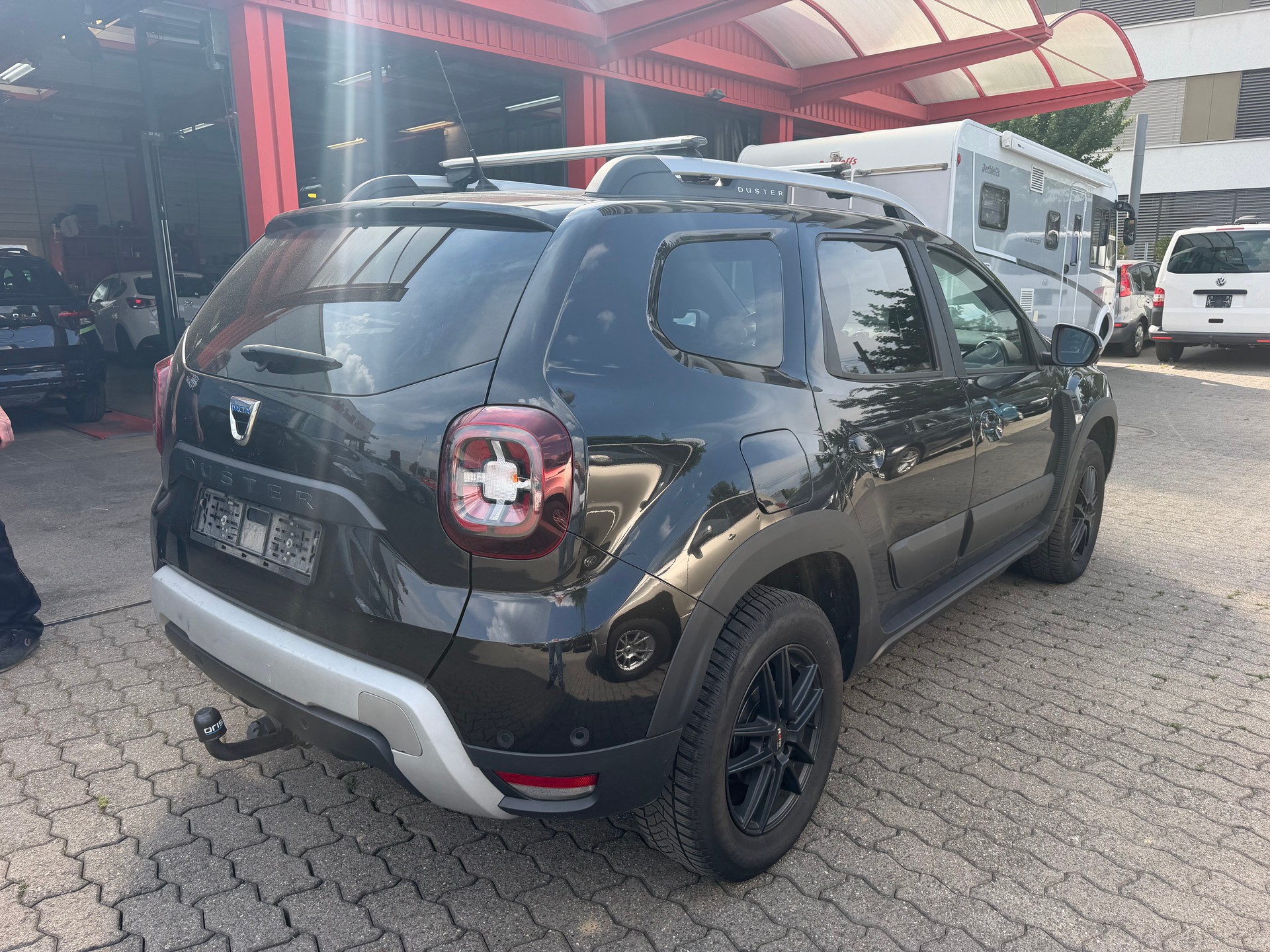 DACIA Duster TCe 125 Essential 4x4-showroom-element-3
