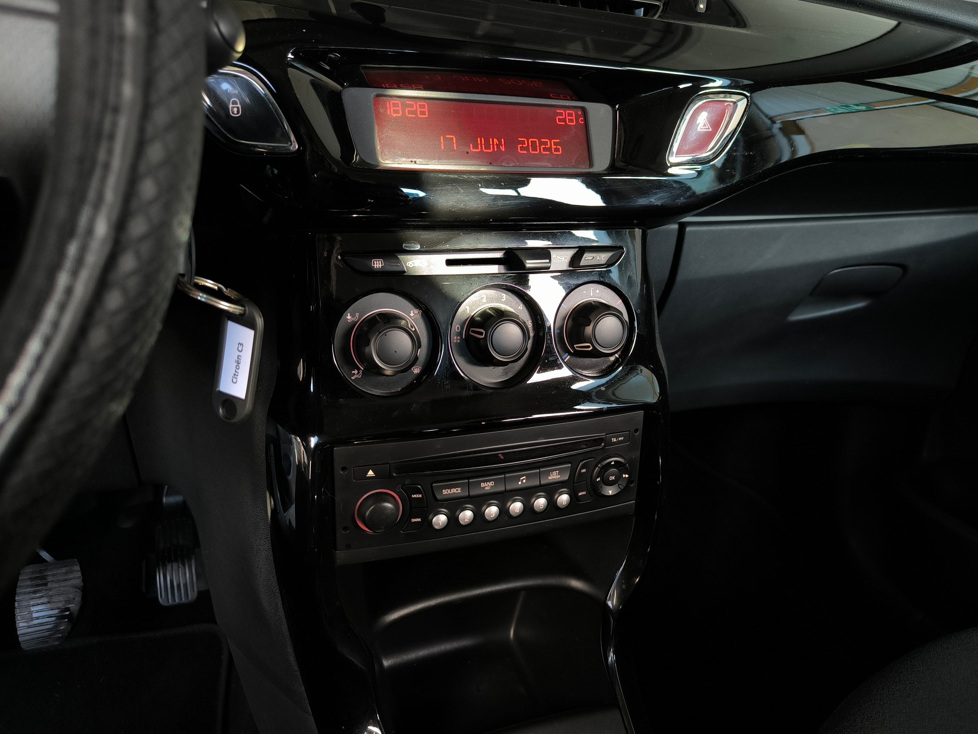 CITROEN C3 1.4i Tonic-image-4