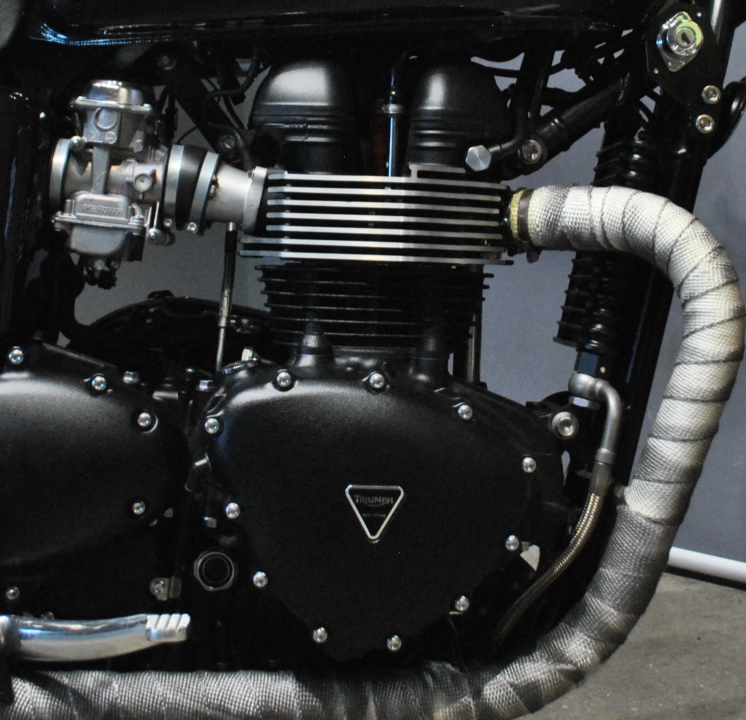 TRIUMPH Bonneville 900 i-image-9