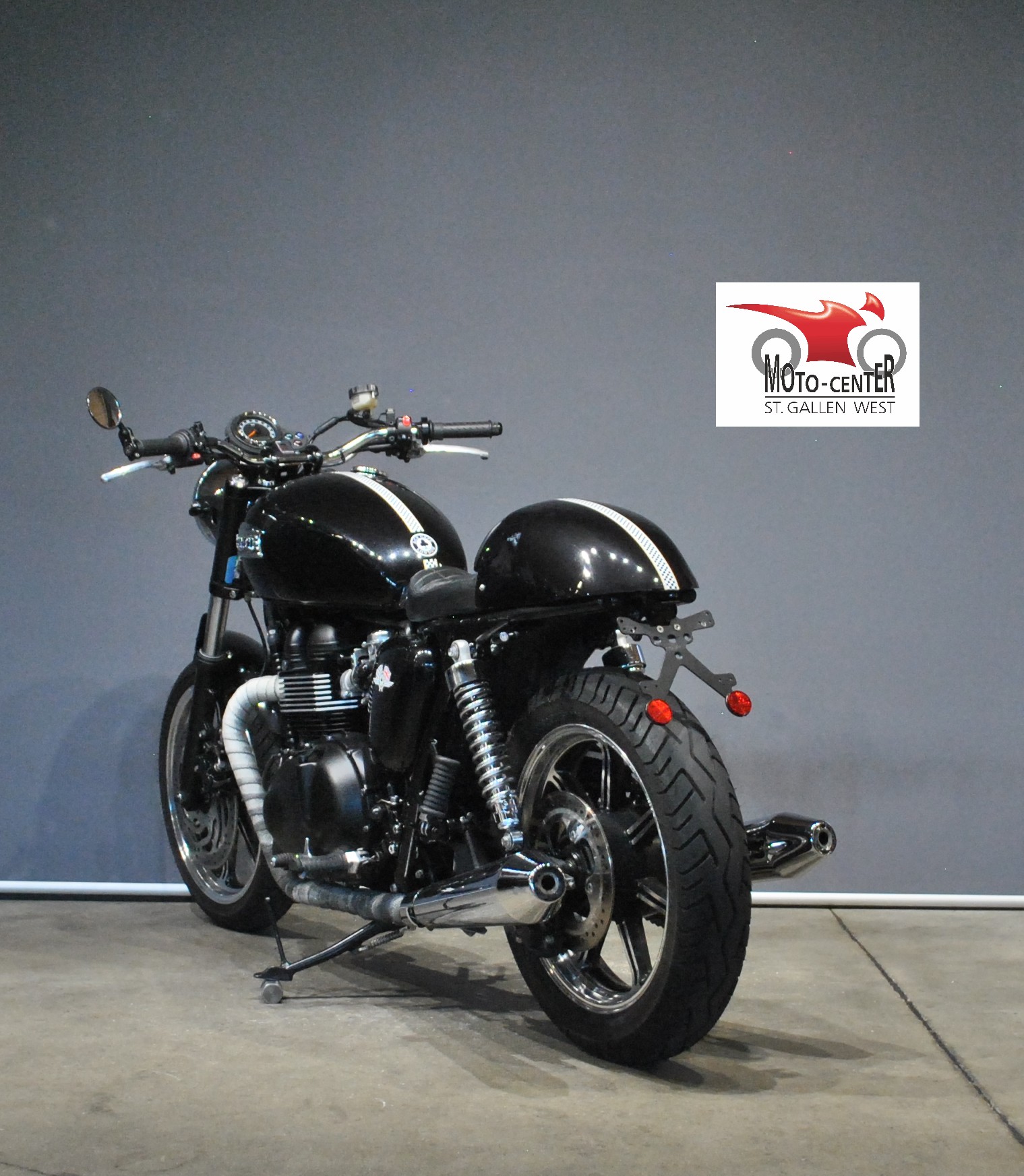 TRIUMPH Bonneville 900 i-image-3