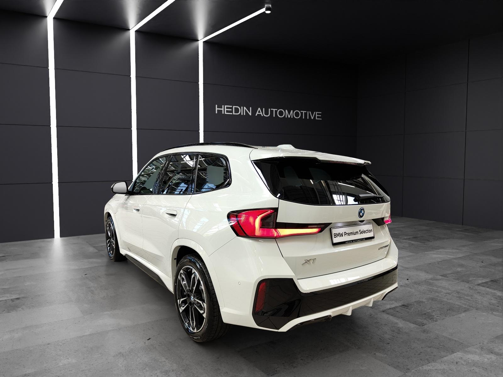 BMW X1 30e xDrive M Sport Parking Assistant Plus-showroom-element-3
