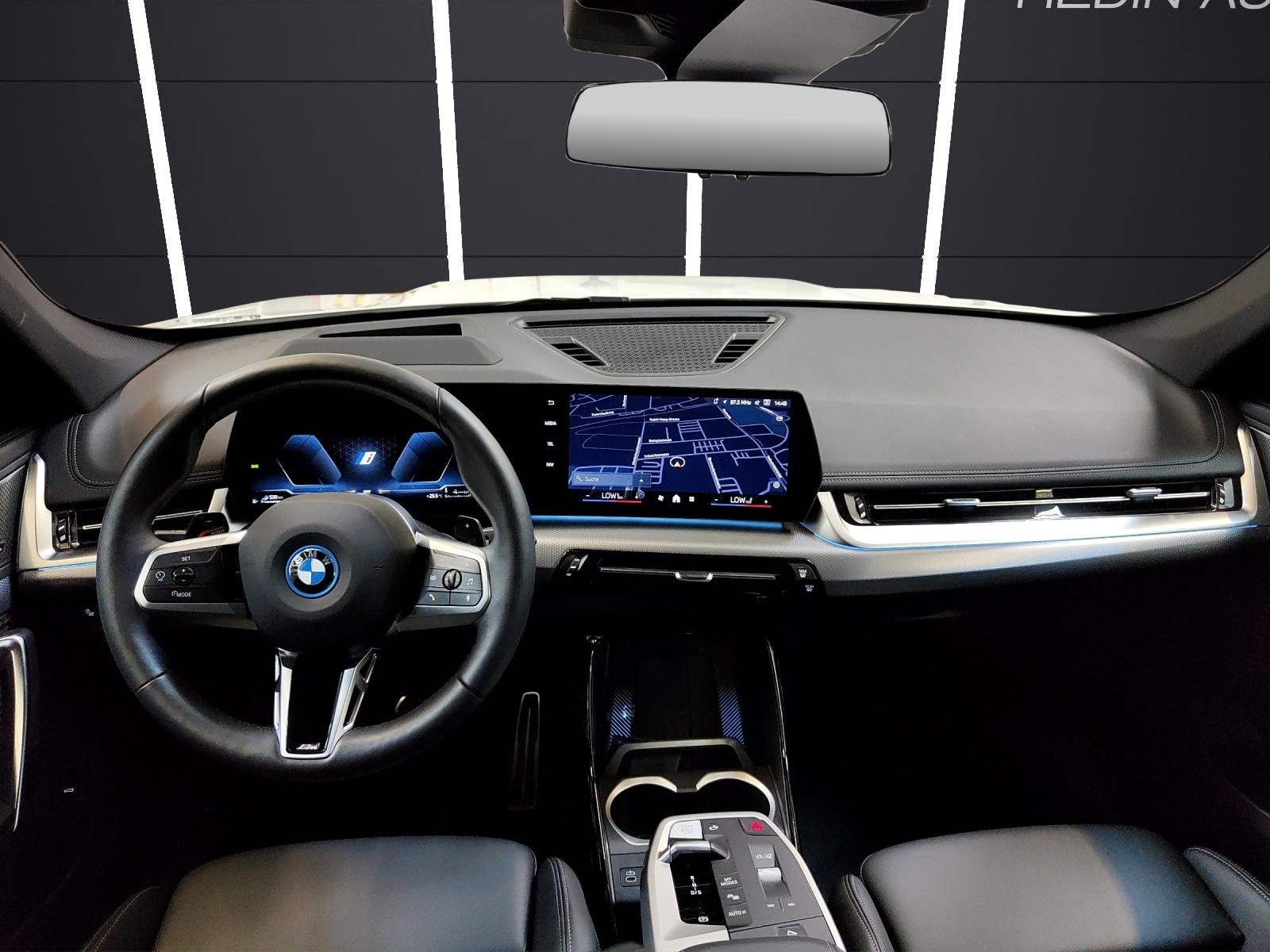BMW X1 30e xDrive M Sport Parking Assistant Plus-image-17