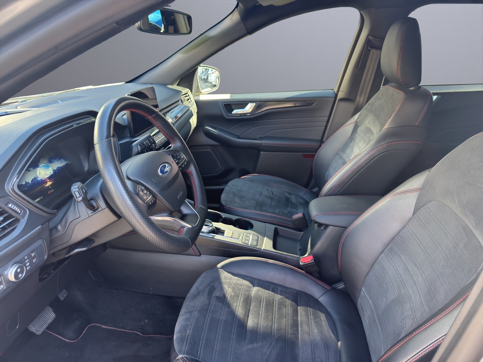 FORD Kuga 2.5 Plug-in Hybrid ST-Line X-image-4