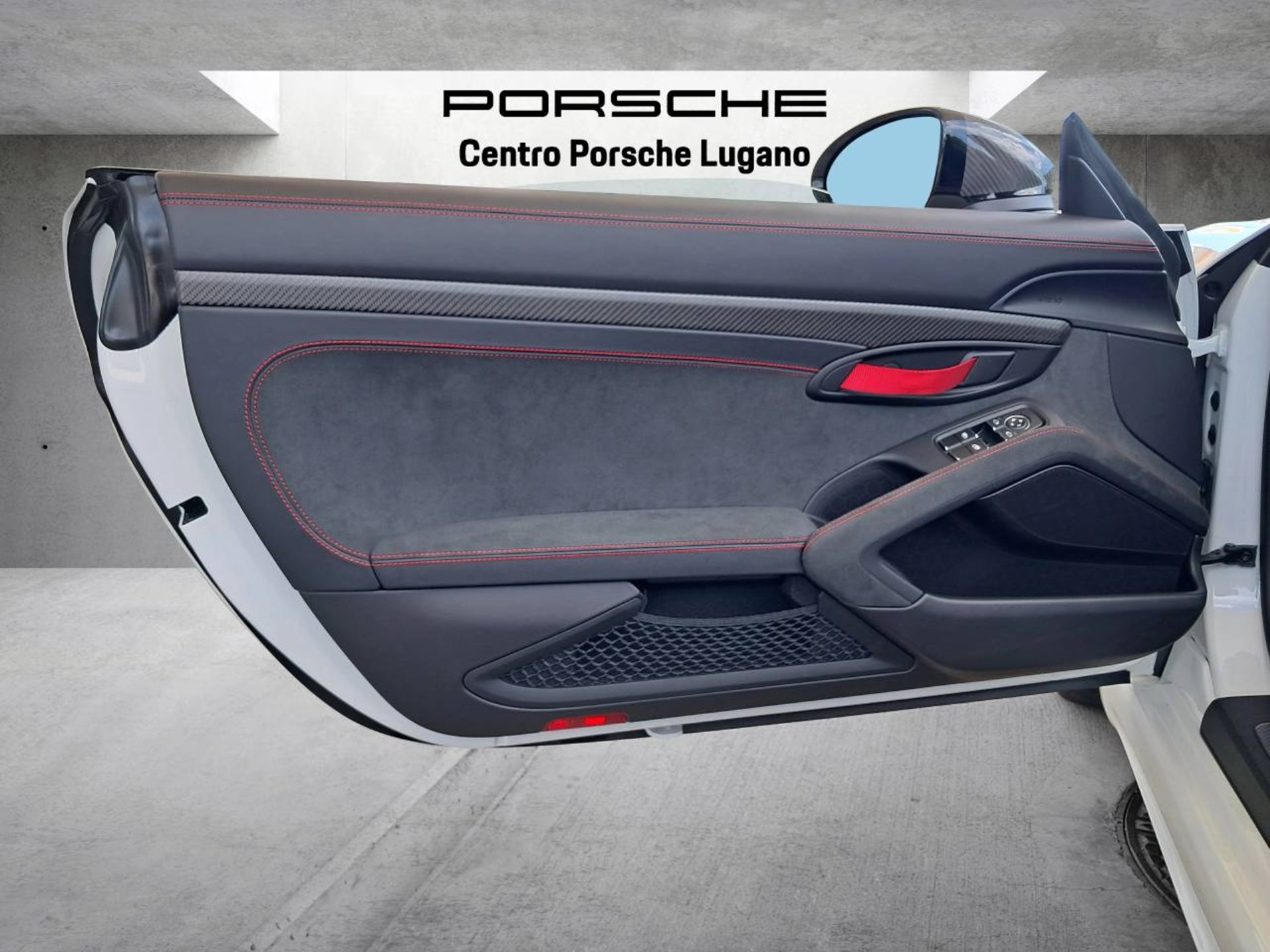 PORSCHE 718 Spyder RS-image-22