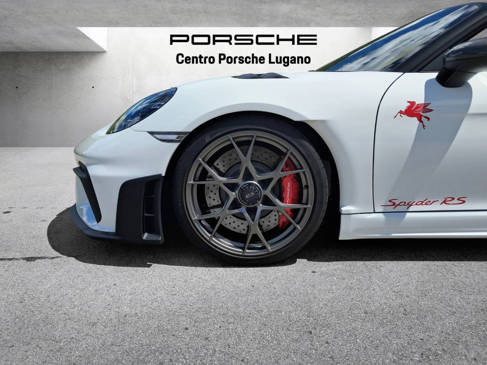 PORSCHE 718 Spyder RS-image-11