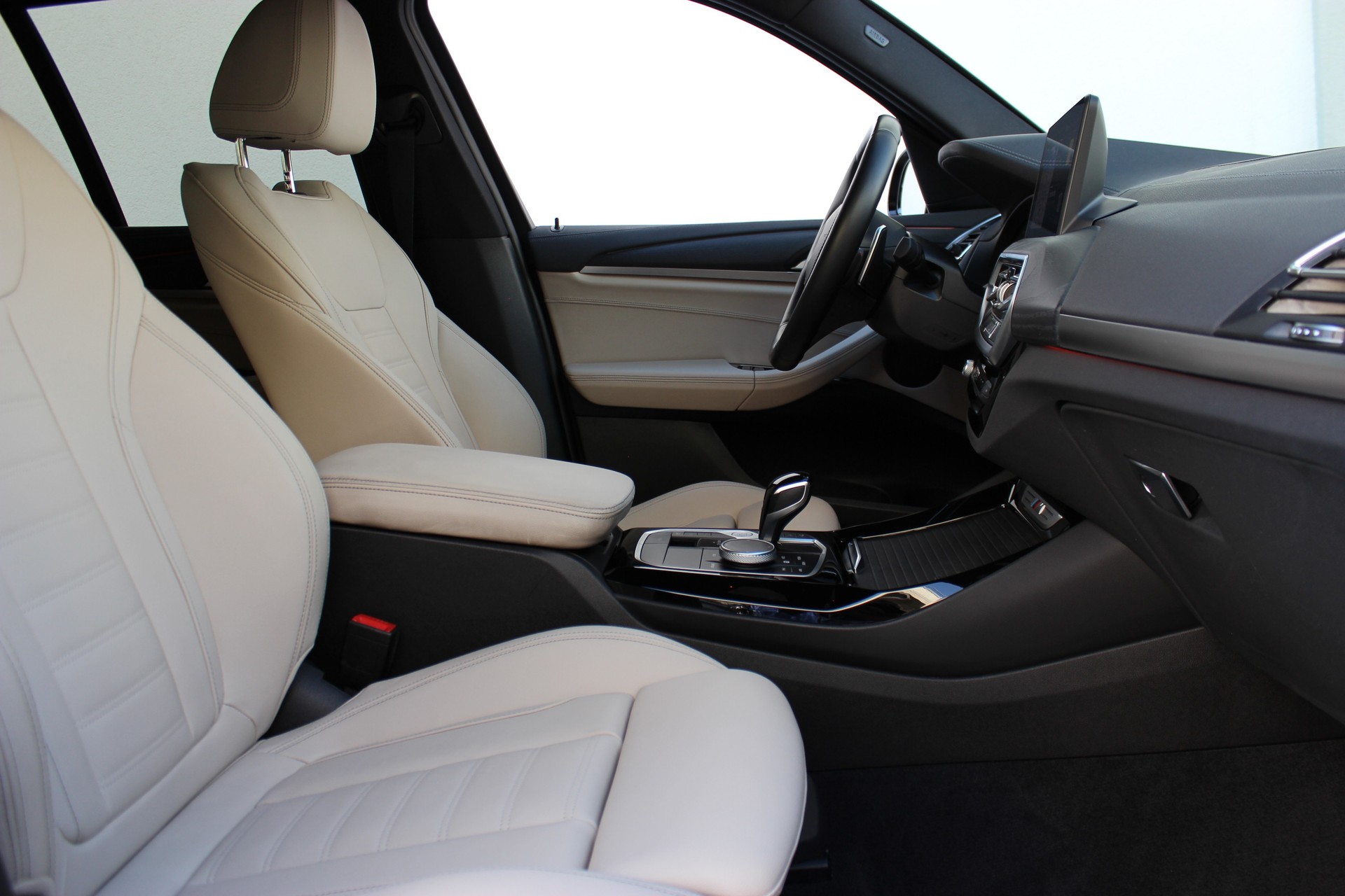 BMW X3 xDrive 48V M40d-showroom-element-3