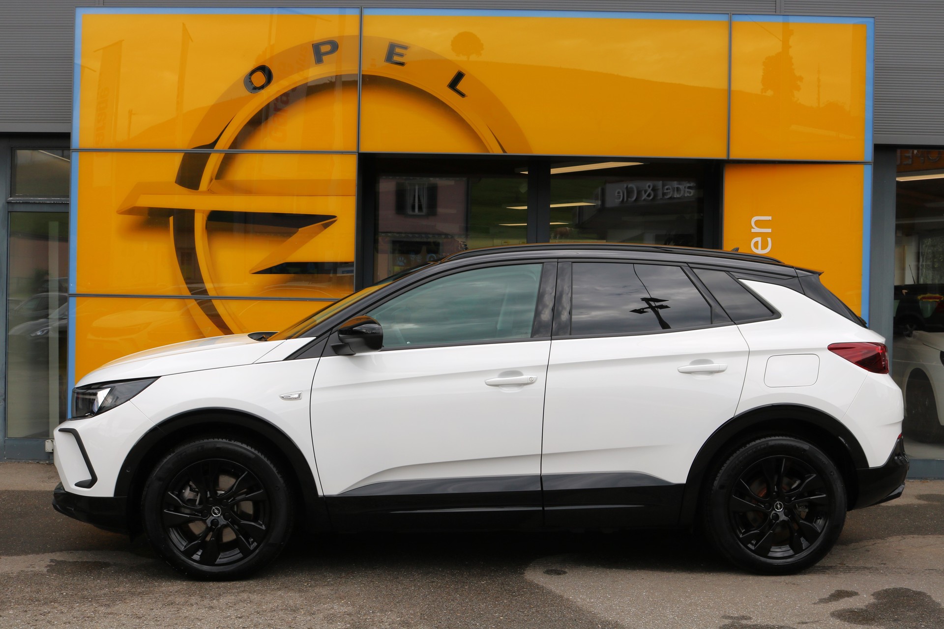 OPEL Grandland X 1.6 Hybrid GS Automatik-showroom-element-1