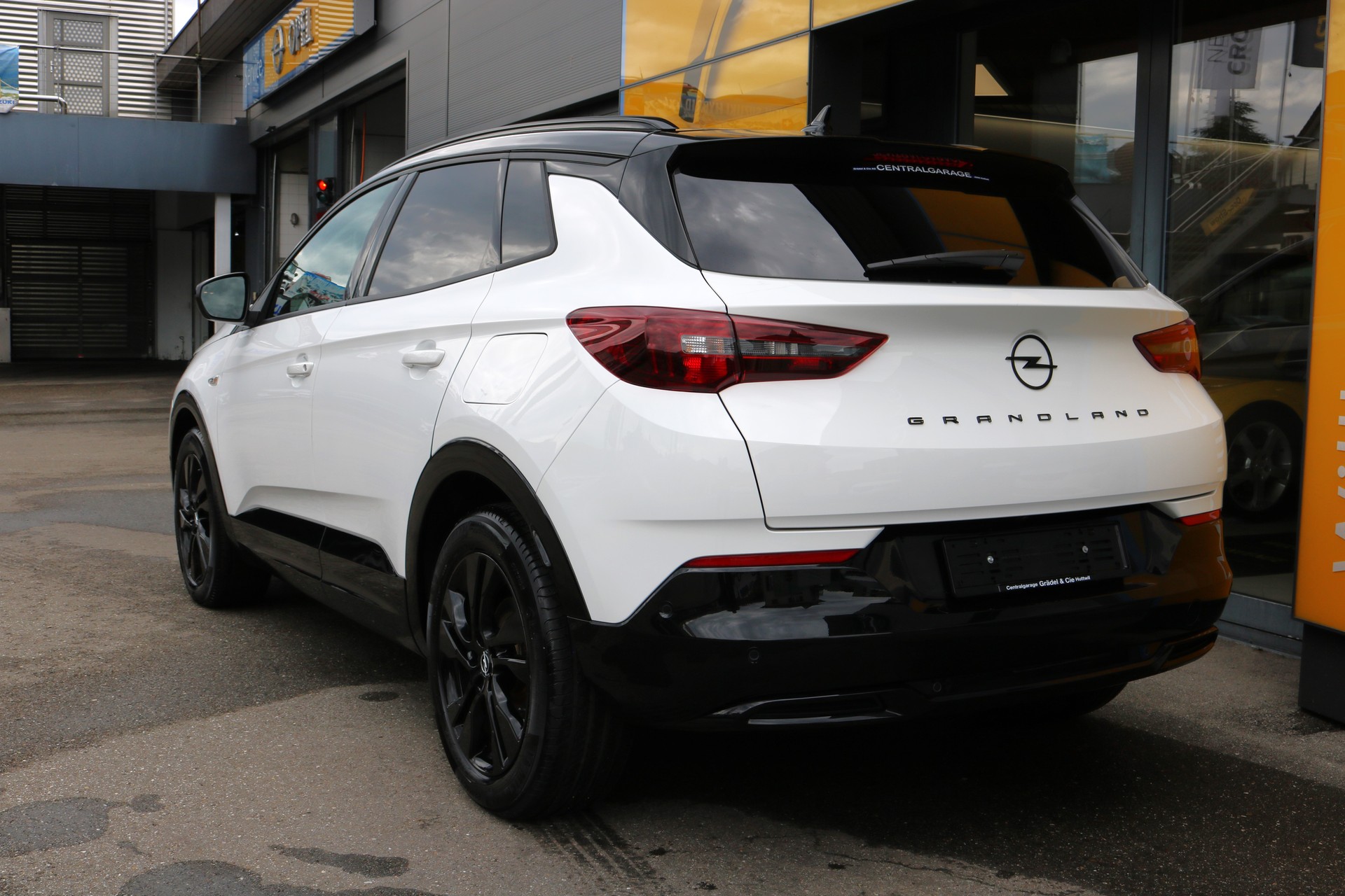 OPEL Grandland X 1.6 Hybrid GS Automatik-showroom-element-2