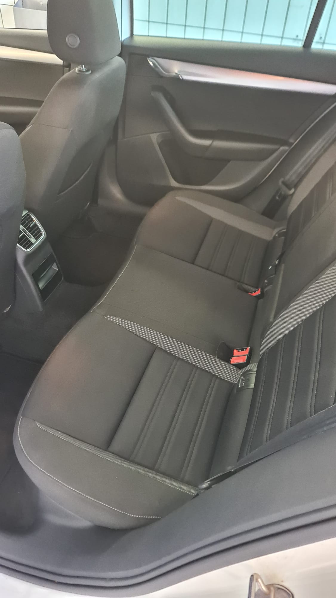 SKODA Octavia Combi 2.0 TDI Ambition 4x4 DSG-image-6