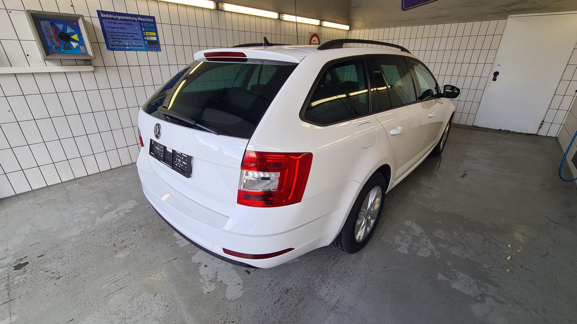 SKODA Octavia Combi 2.0 TDI Ambition 4x4 DSG-image-2