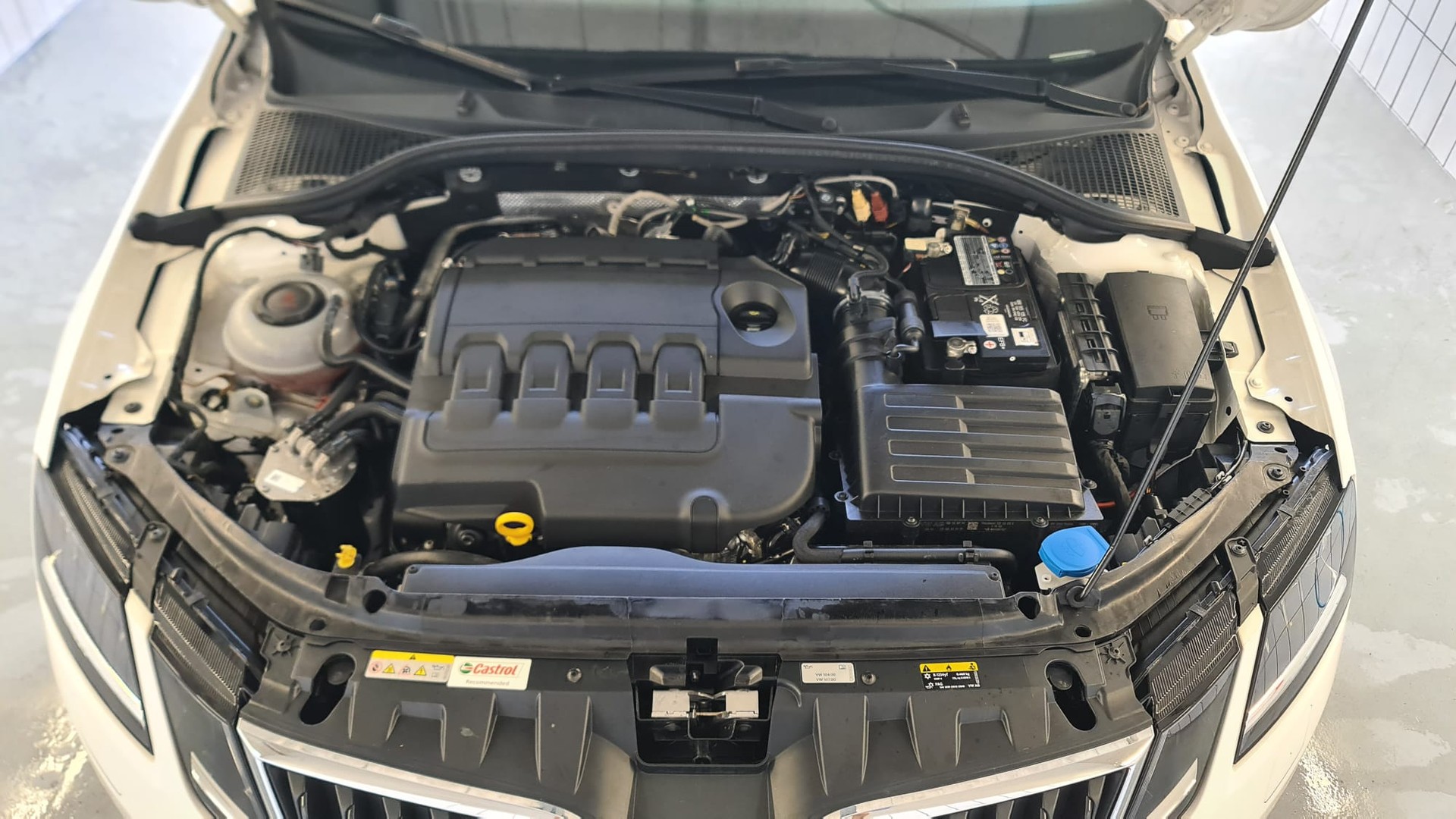 SKODA Octavia Combi 2.0 TDI Ambition 4x4 DSG-image-10