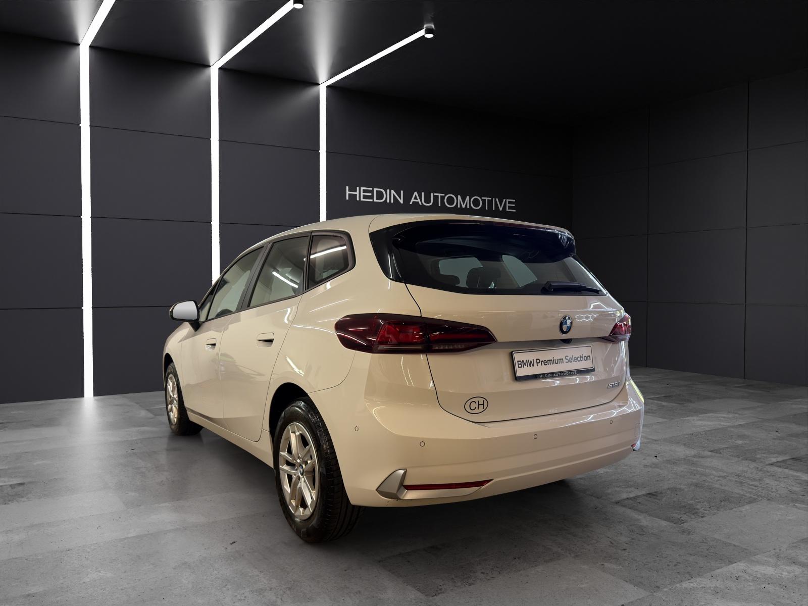 BMW 218i Active Tourer-showroom-element-2