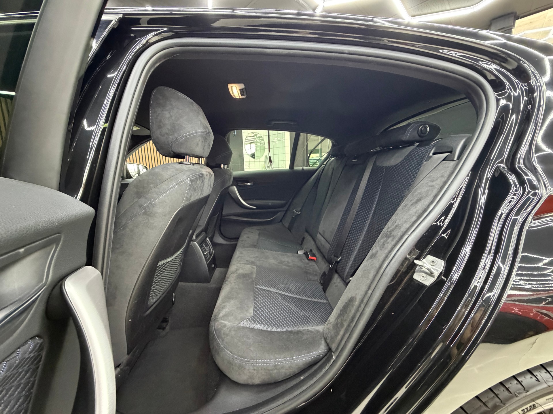BMW M140i xDrive Steptronic-image-14