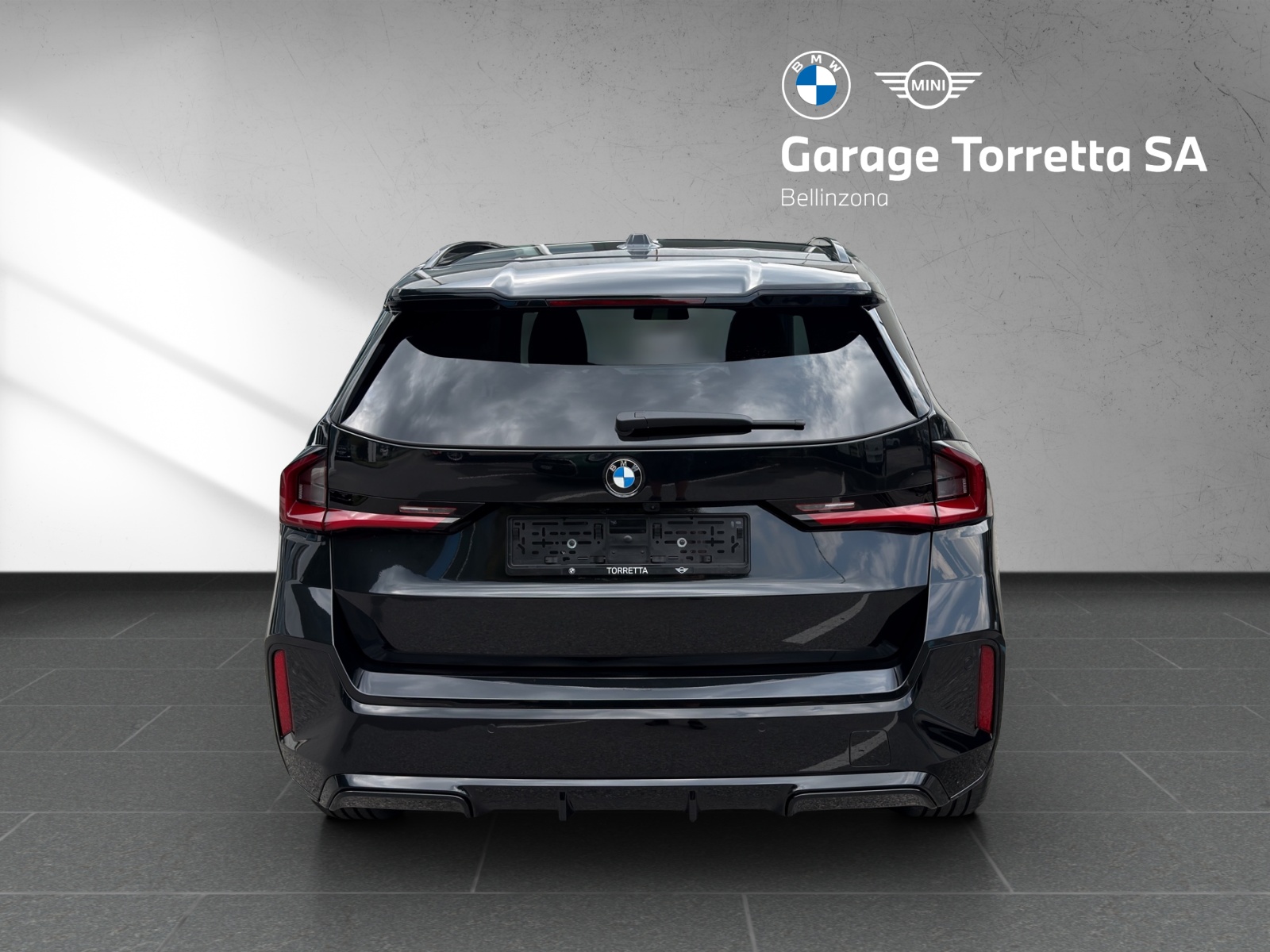 BMW X1 xDrive 23i 48V M Sport-showroom-element-3