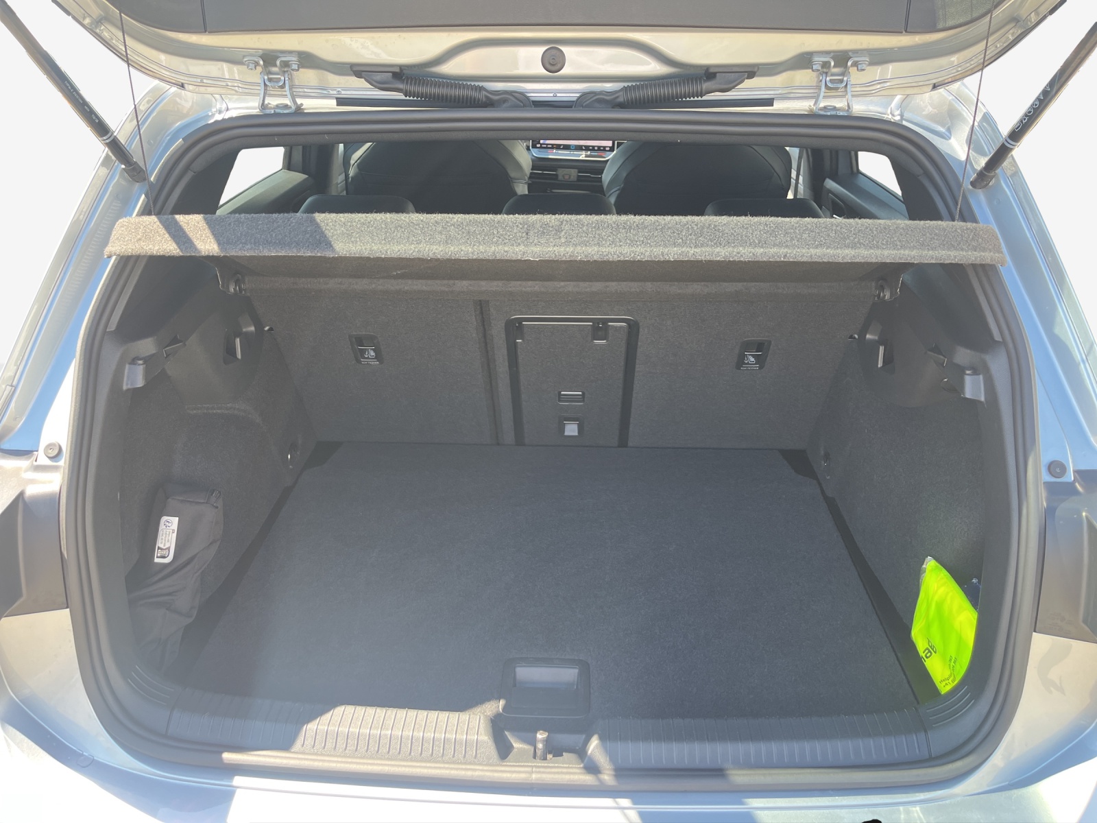 VW Golf 1.5 e TSI mHEV R-Line DSG-image-12