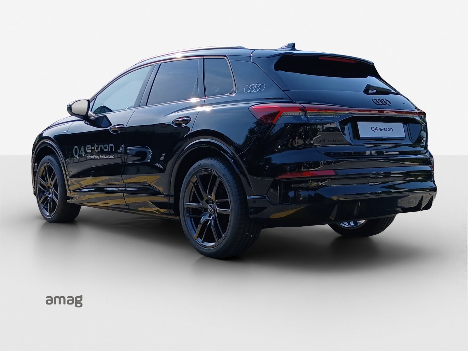 AUDI Q4 e-tron SUV quattro performance-showroom-element-2