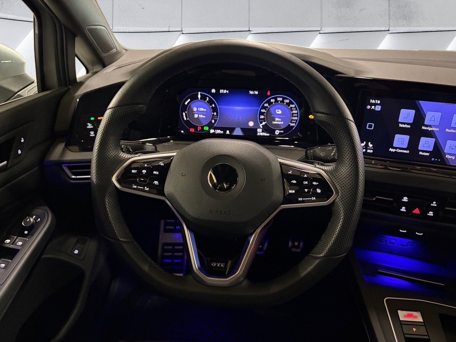 VW Golf 1.4 TSI PHEV GTE / Head-up-Display / Camera de recul / Q.LIGHT - LED-Matrix-image-10