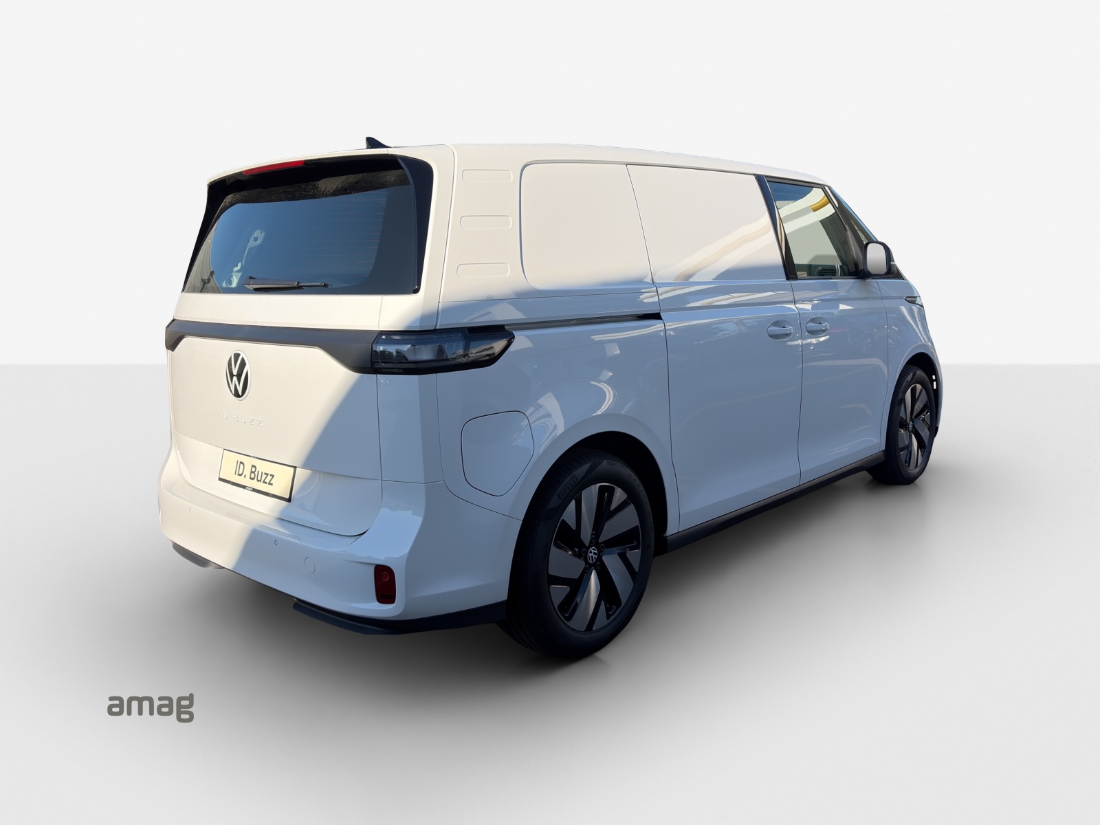VW ID. Buzz Cargo Pro 4Motion-image-4