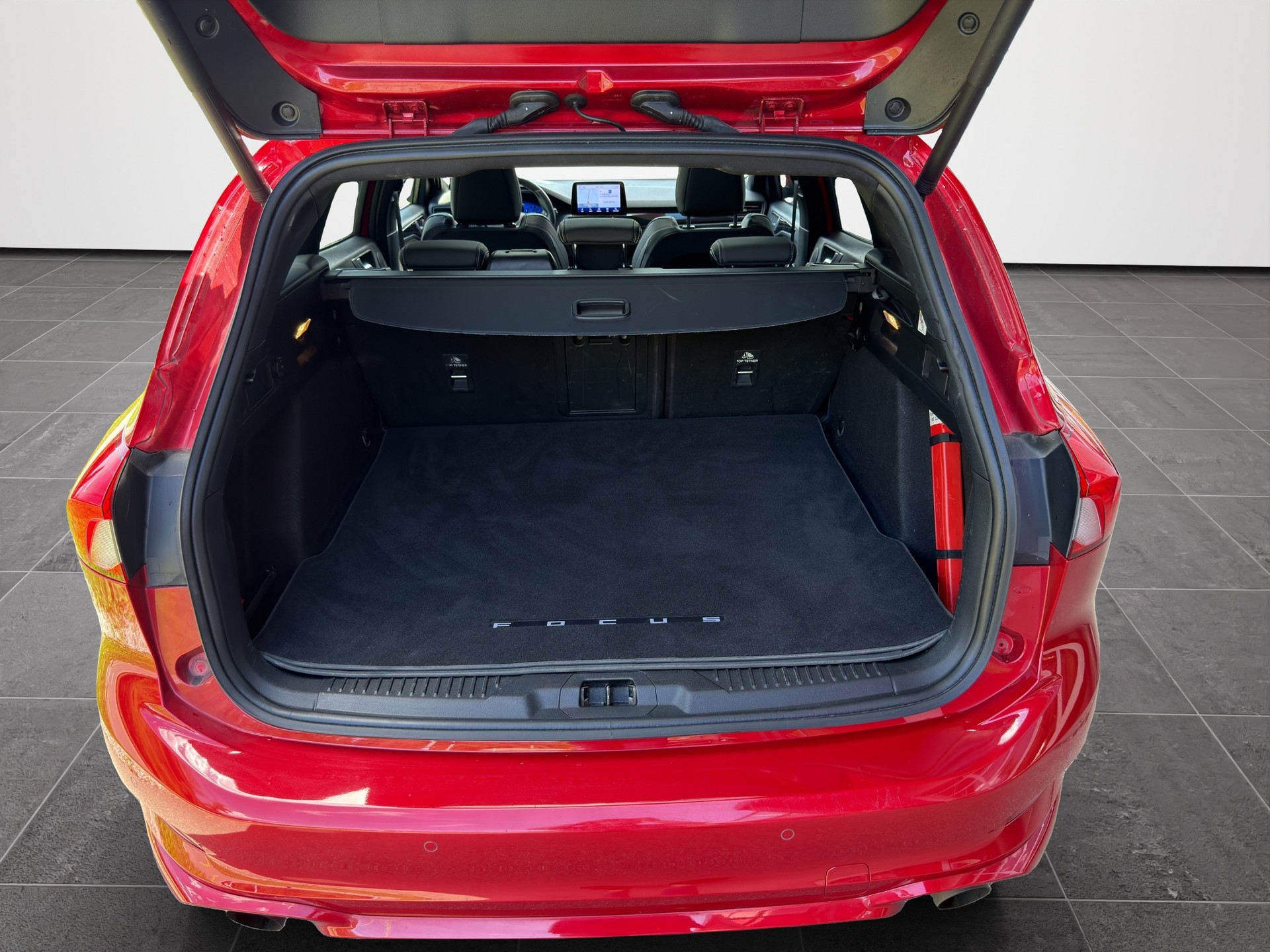 FORD Focus ST 2.3 Styling Paket Automat LEASING AB 436.38 CHF / MONAT-image-12