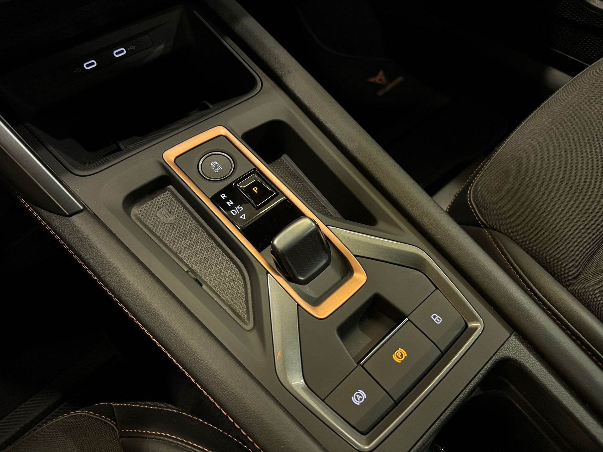 CUPRA Formentor 1.5 e-HYBRID pHEV DSG-image-12