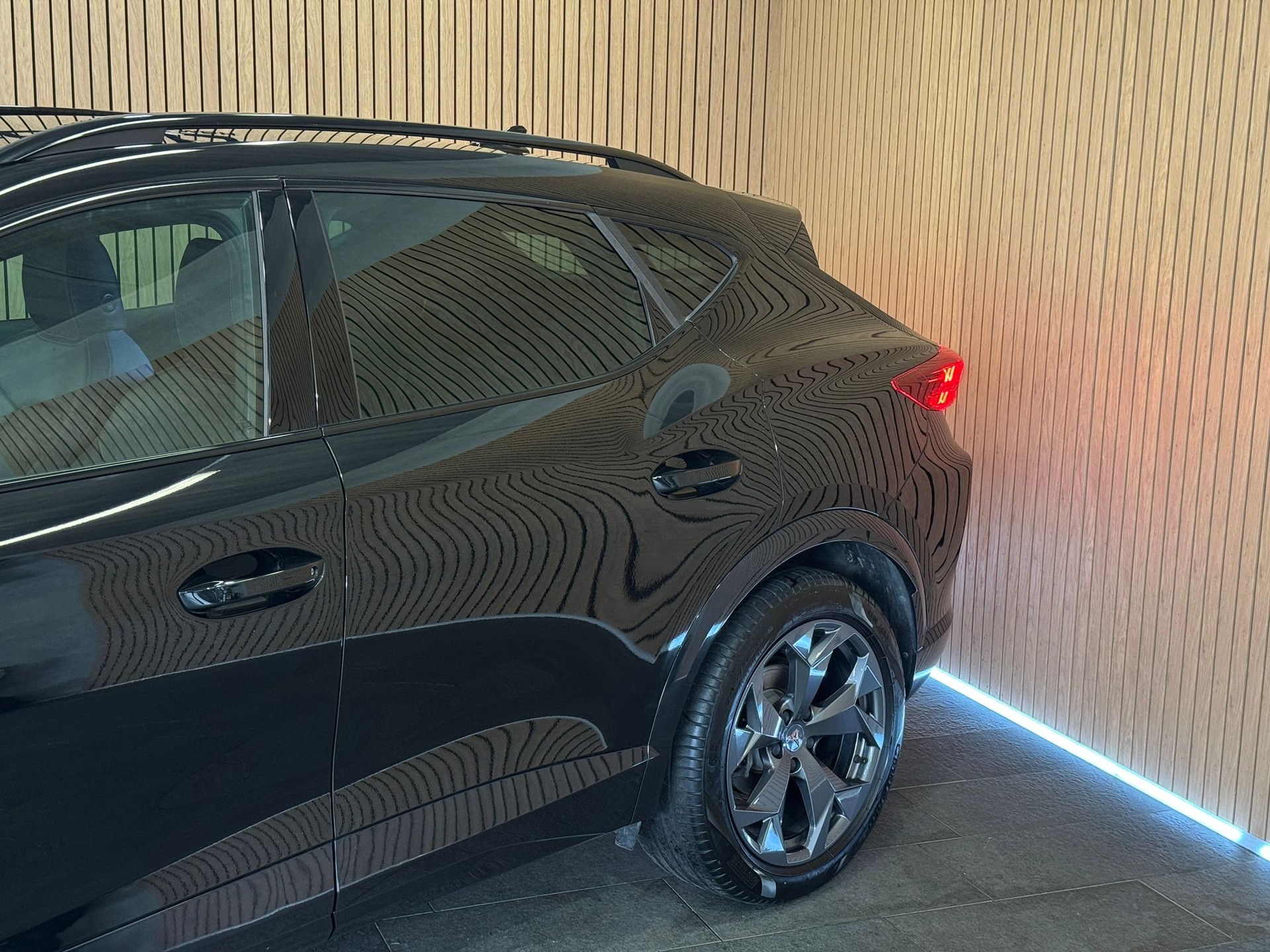 CUPRA Formentor 1.5 e-HYBRID pHEV DSG-showroom-element-3