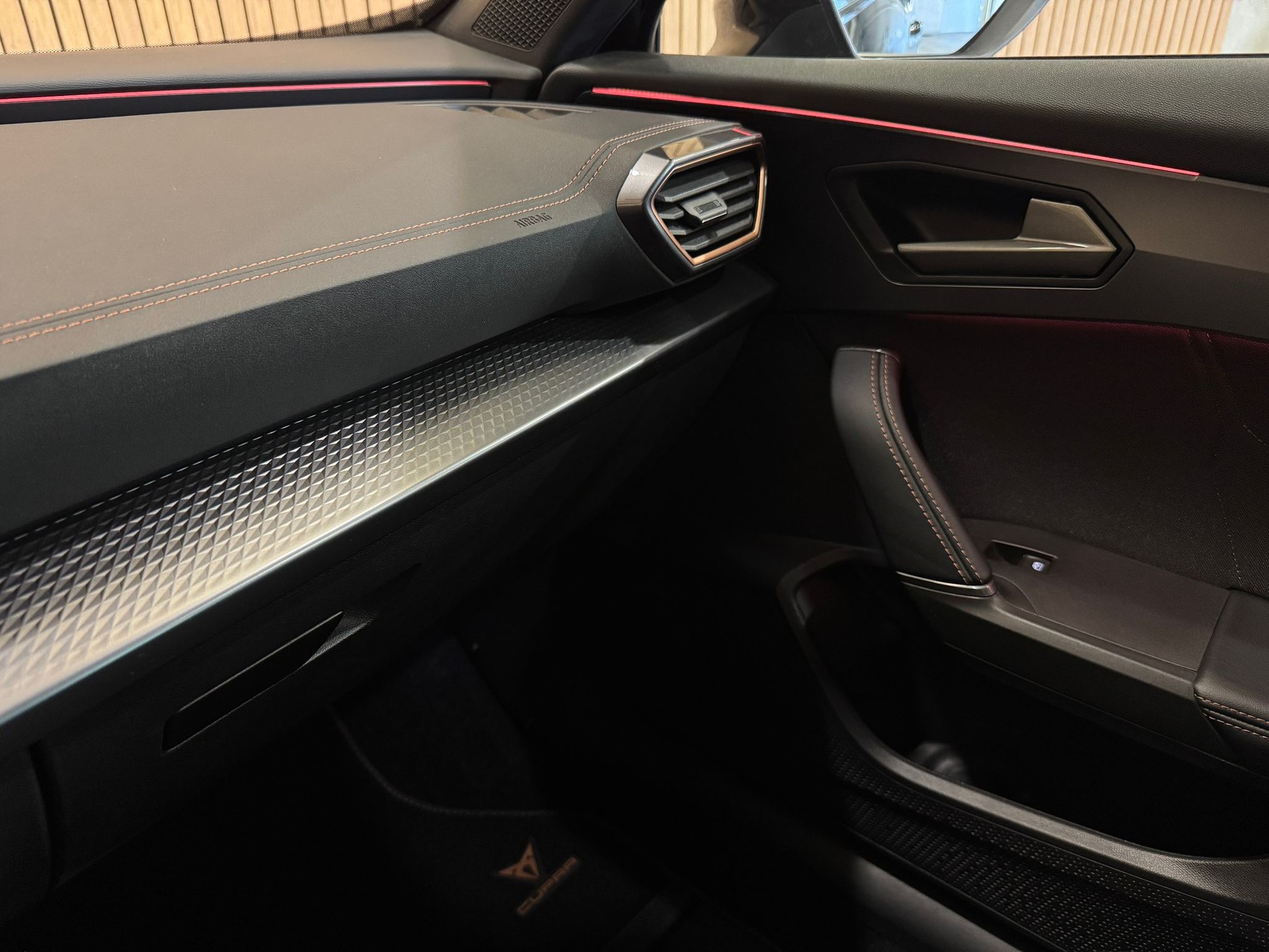 CUPRA Formentor 1.5 e-HYBRID pHEV DSG-image-13