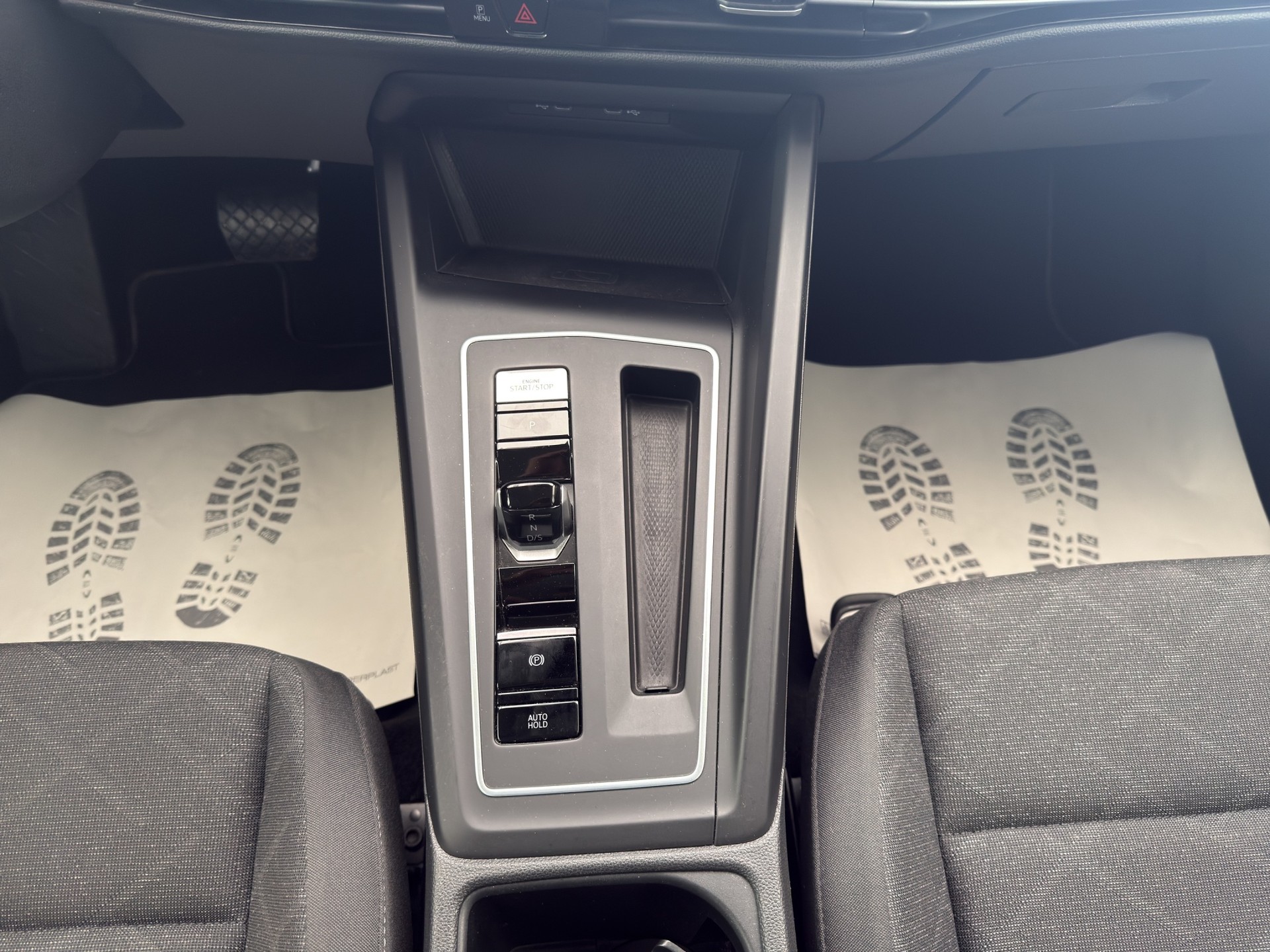 VW Golf Variant 2.0 TDI Life DSG-image-11