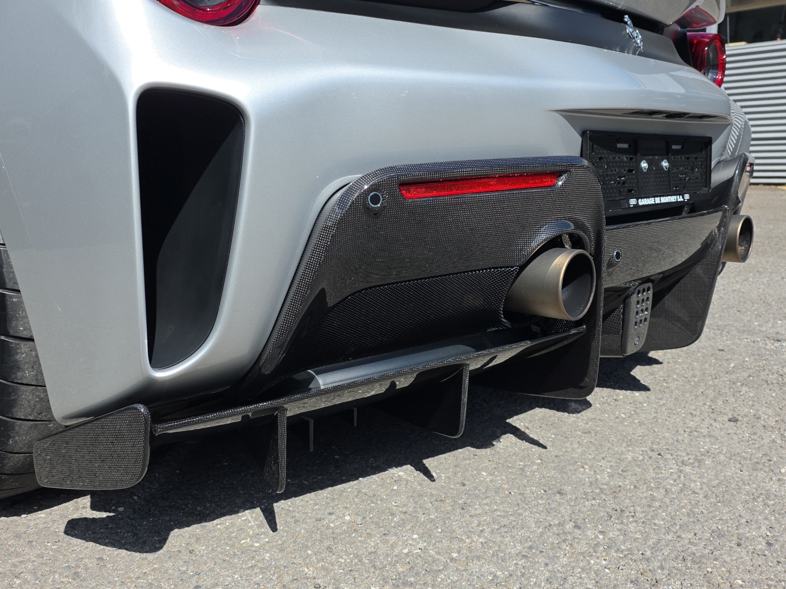FERRARI 488 Pista 3.9 V8-image-7