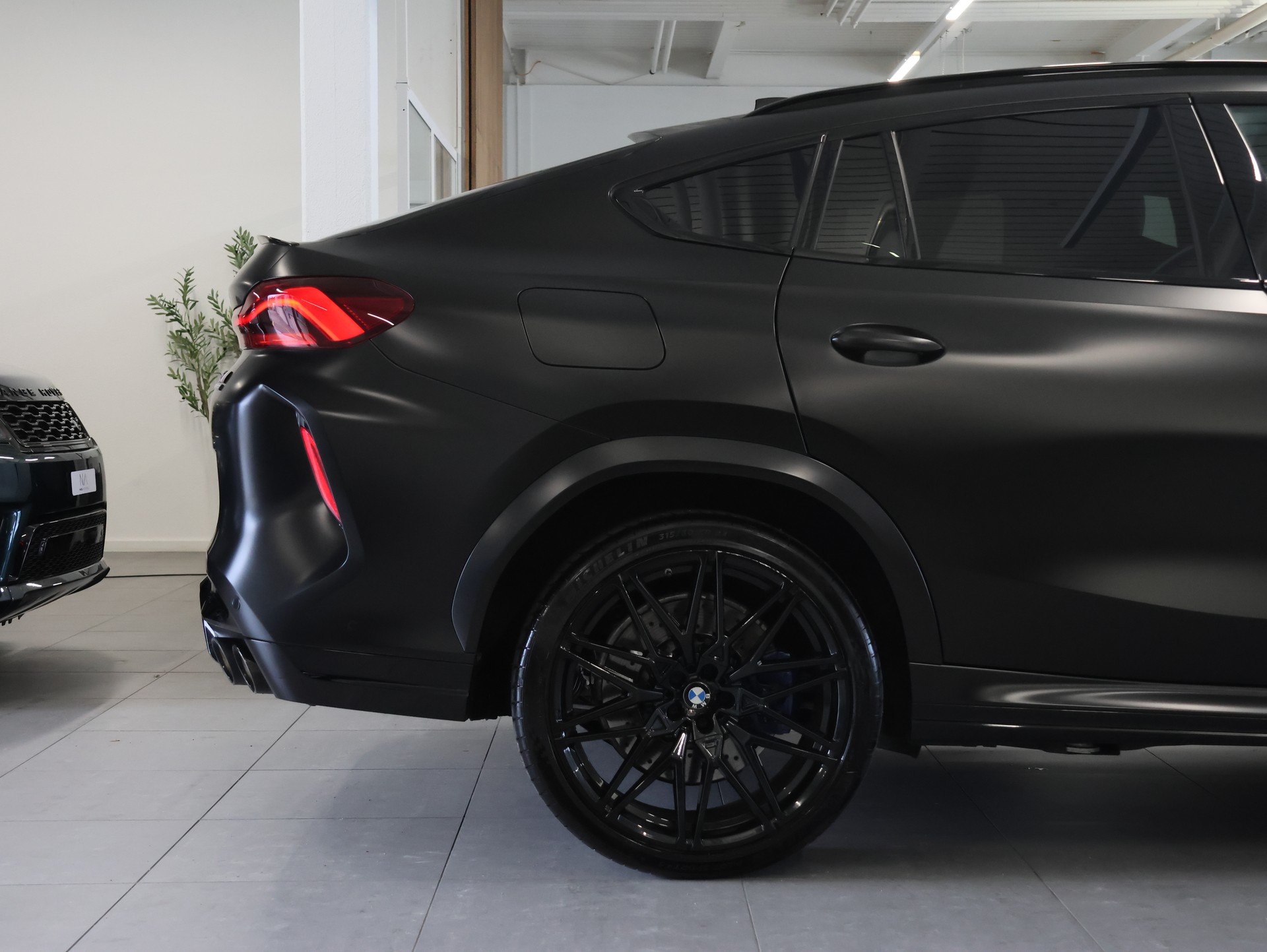 BMW X6M Steptronic M Competition-image-10