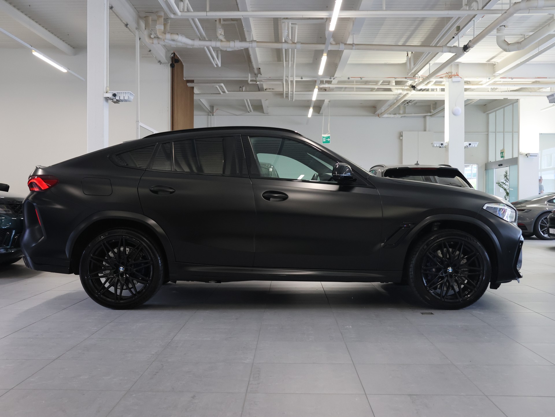 BMW X6M Steptronic M Competition-image-11